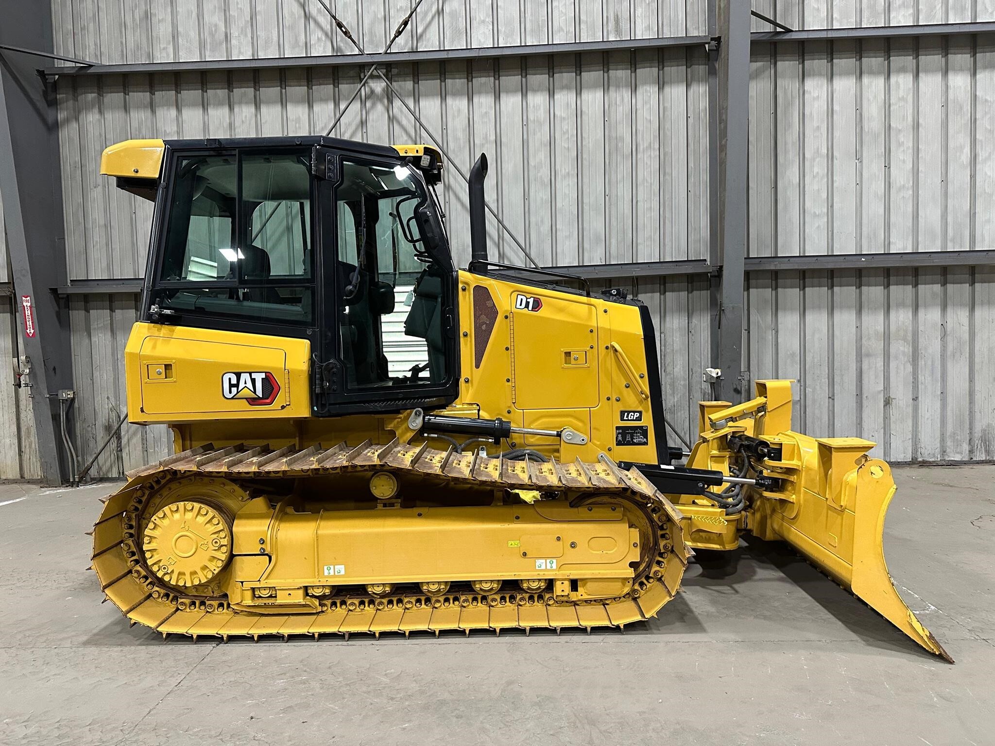 2023 CATERPILLAR D1 LGP in Orange, CA