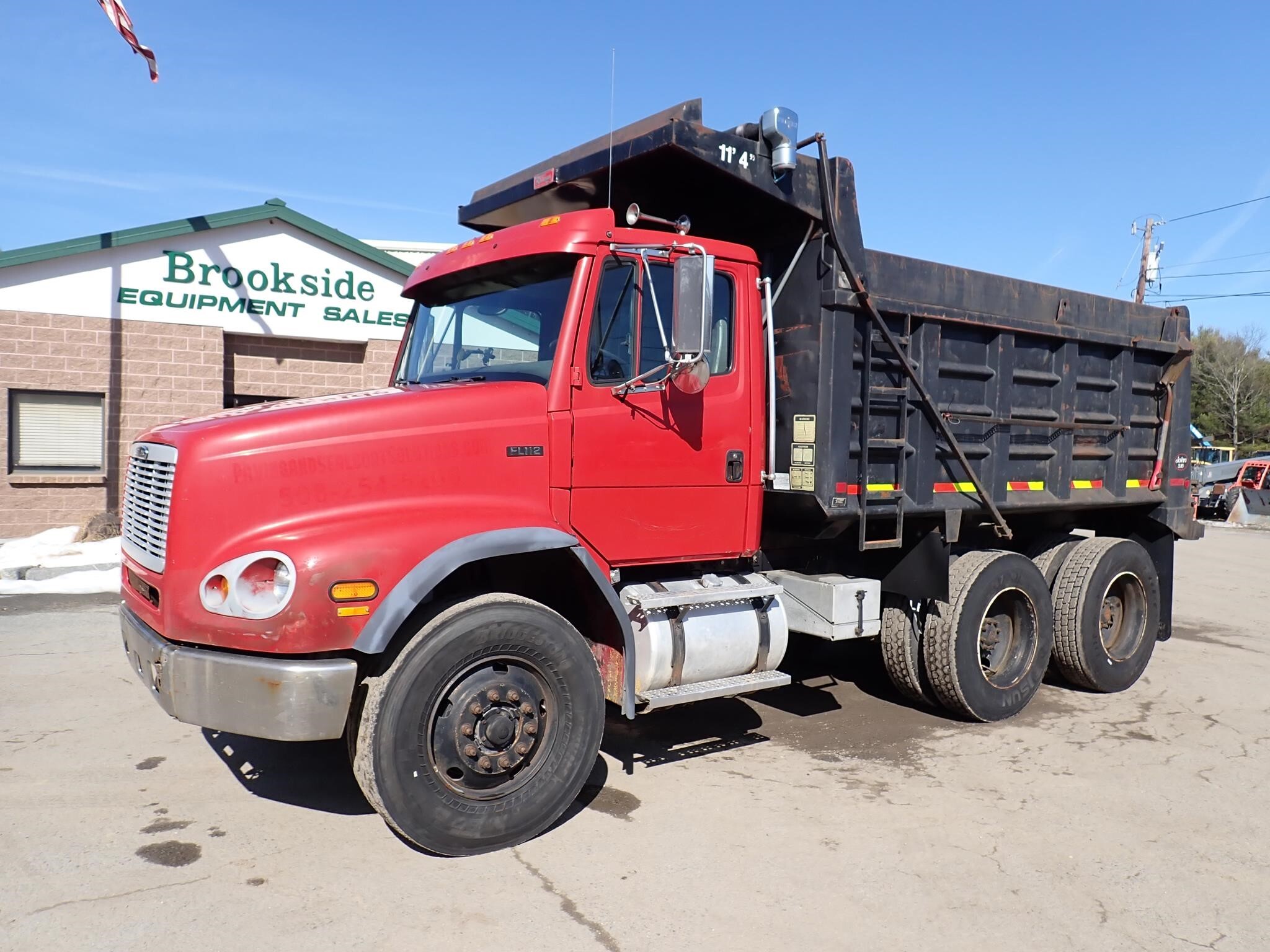 2003 FREIGHTLINER FL112 in Phillipston, MA