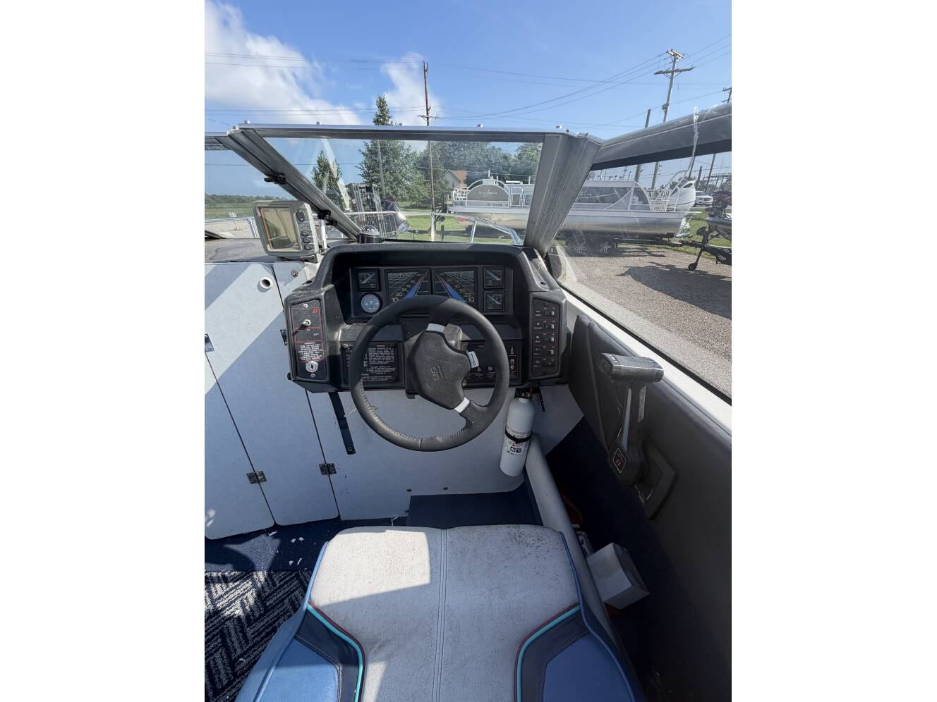 A photo of this 1988 Bayliner 160 CAPRI