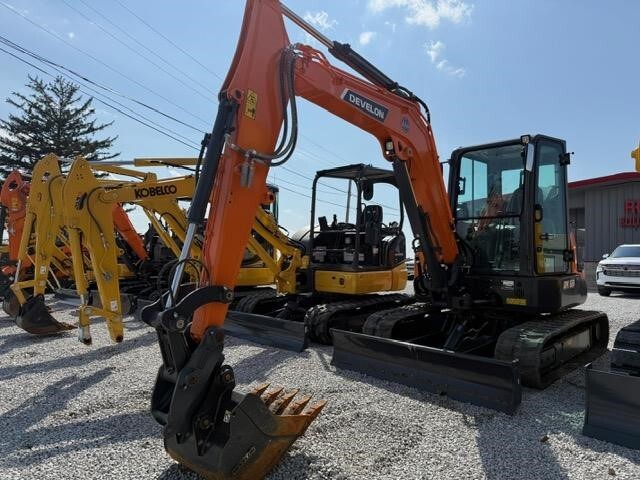 DEVELON DX63-7 in Lowell, IN