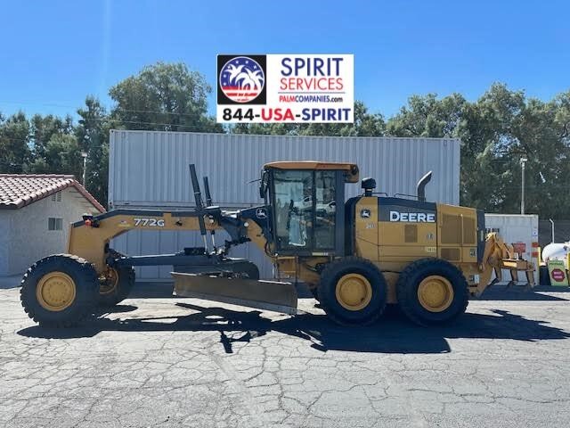 2014 DEERE 772G in San Diego, CA