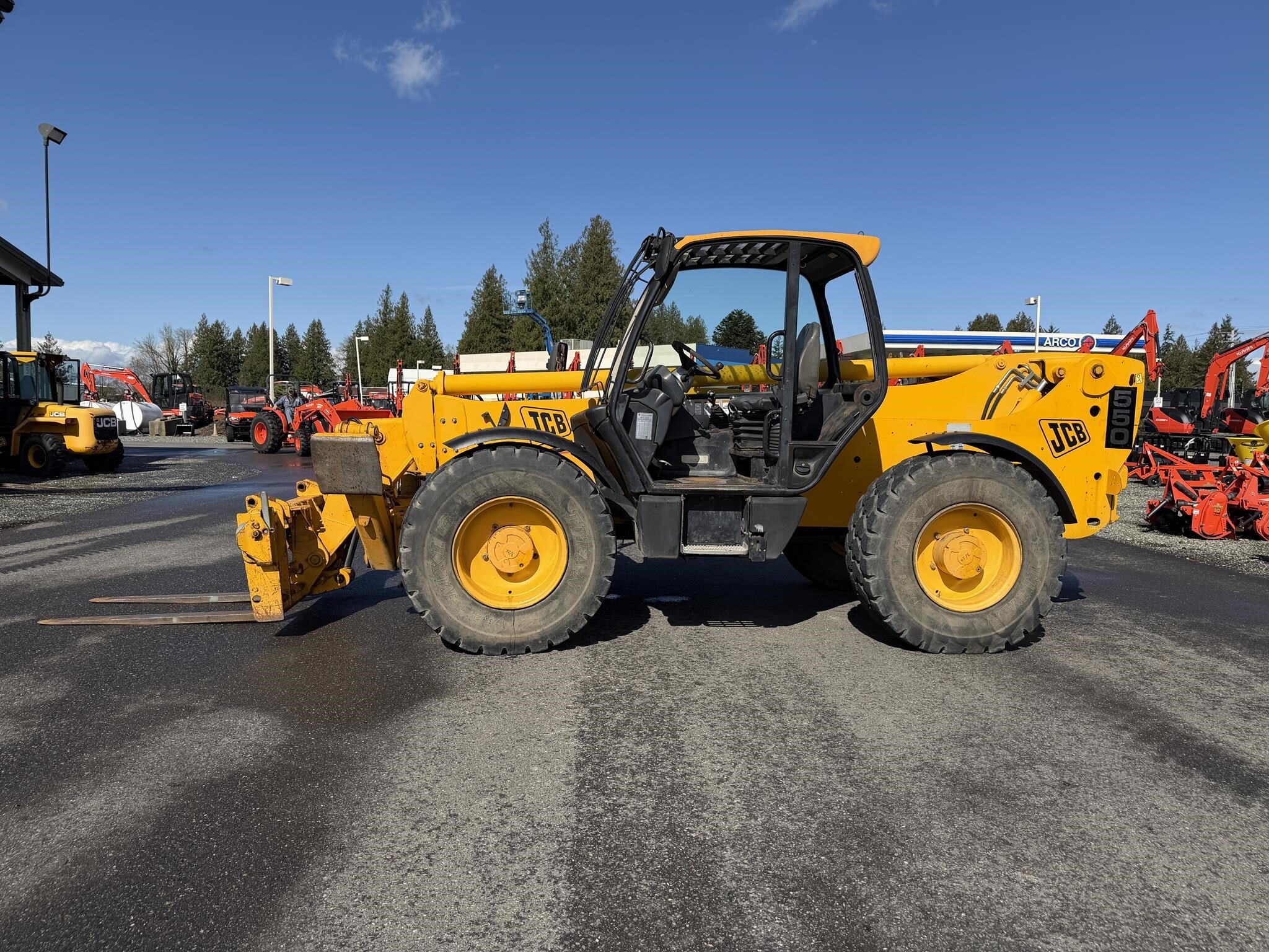 2004 JCB 550 in Lynden, WA