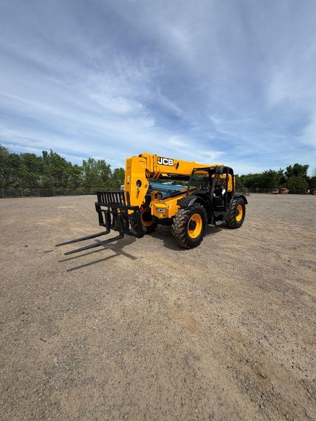 2019 JCB 507-42 in Fort Smith, AR