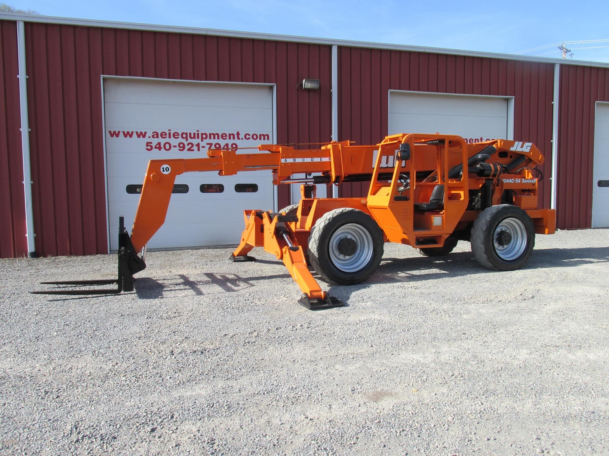 2012 LULL 1044C-54 II in Rich Creek, VA
