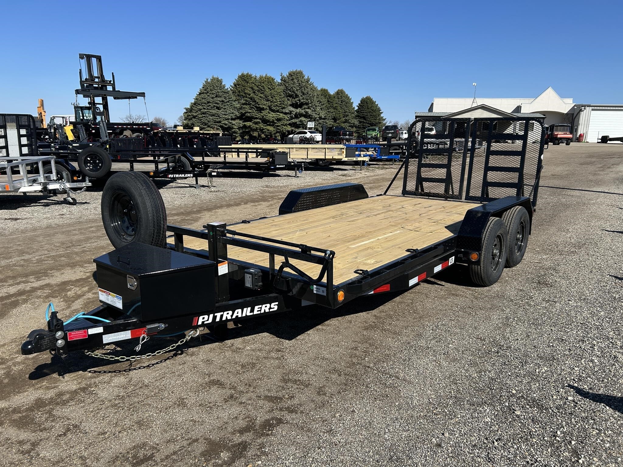 2026 PJ CE 83"X16' 10K EQUIPMENT FLATBED TRAILER in Pecatonica, IL