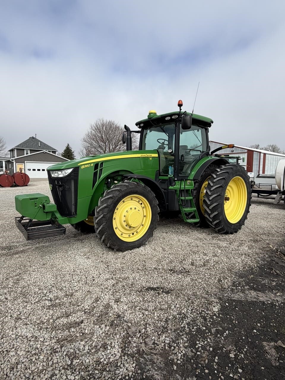 2011 JOHN DEERE 8260R in Lu Verne, IA