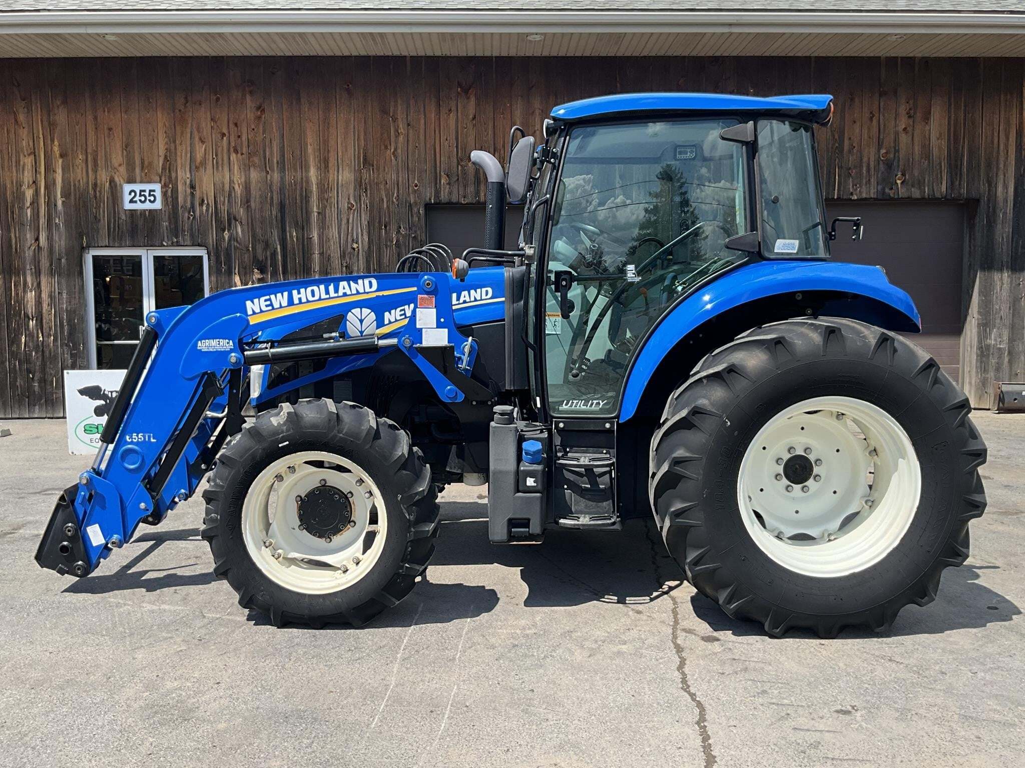 NEW HOLLAND T4.90 in Conestoga, PA