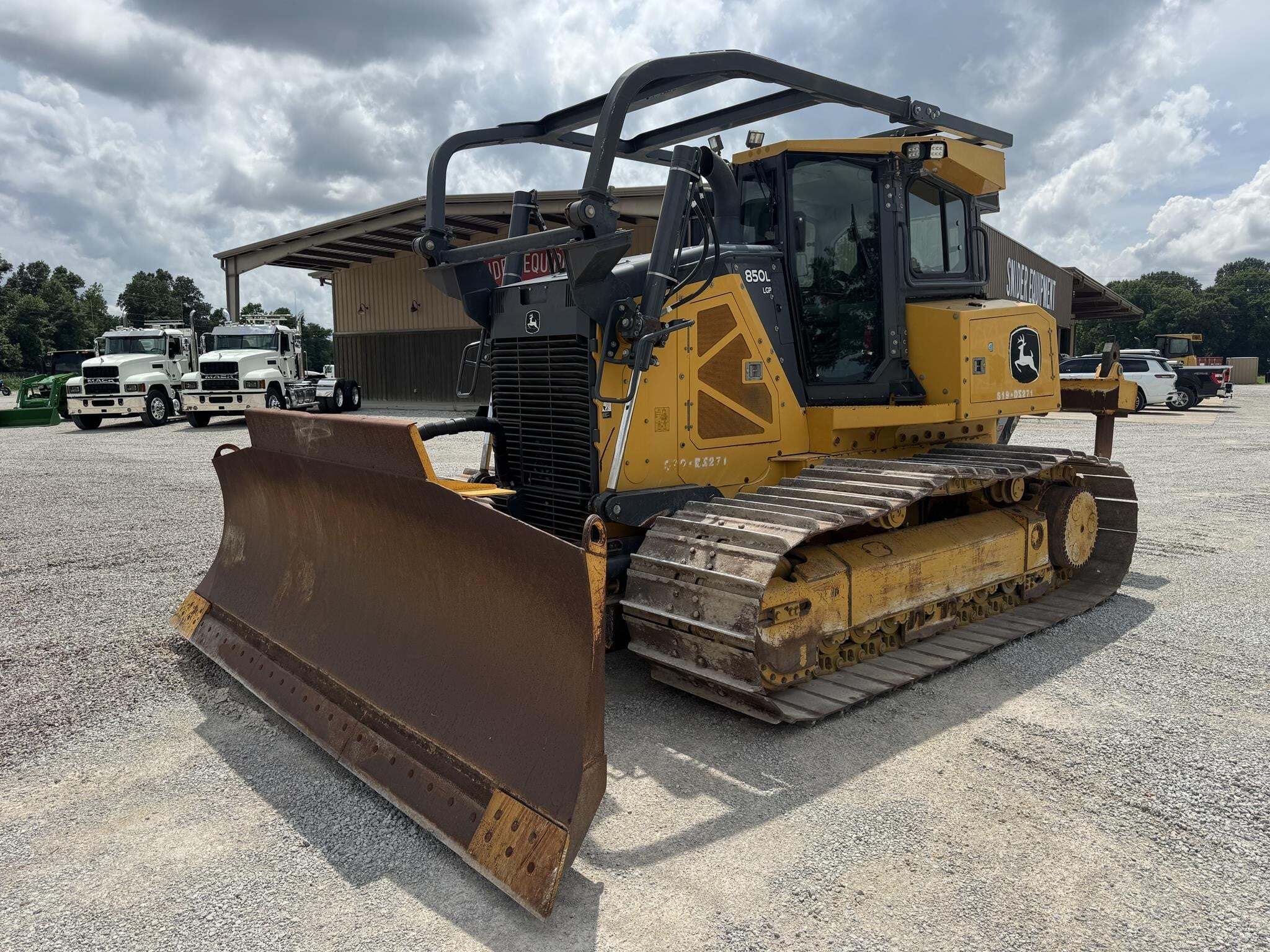 2020 DEERE 850L LGP in Jackson, TN