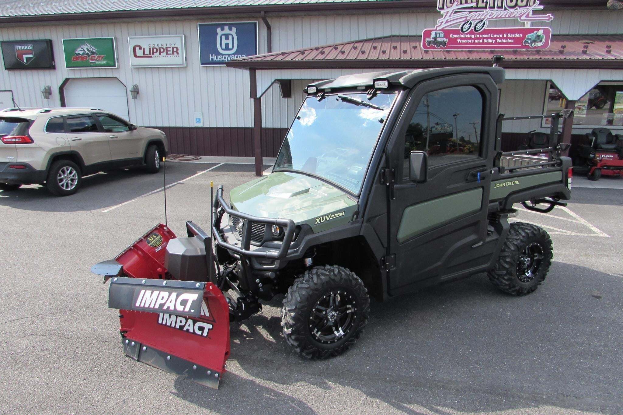 2018 JOHN DEERE GATOR XUV 835M HVAC in Chambersburg, PA