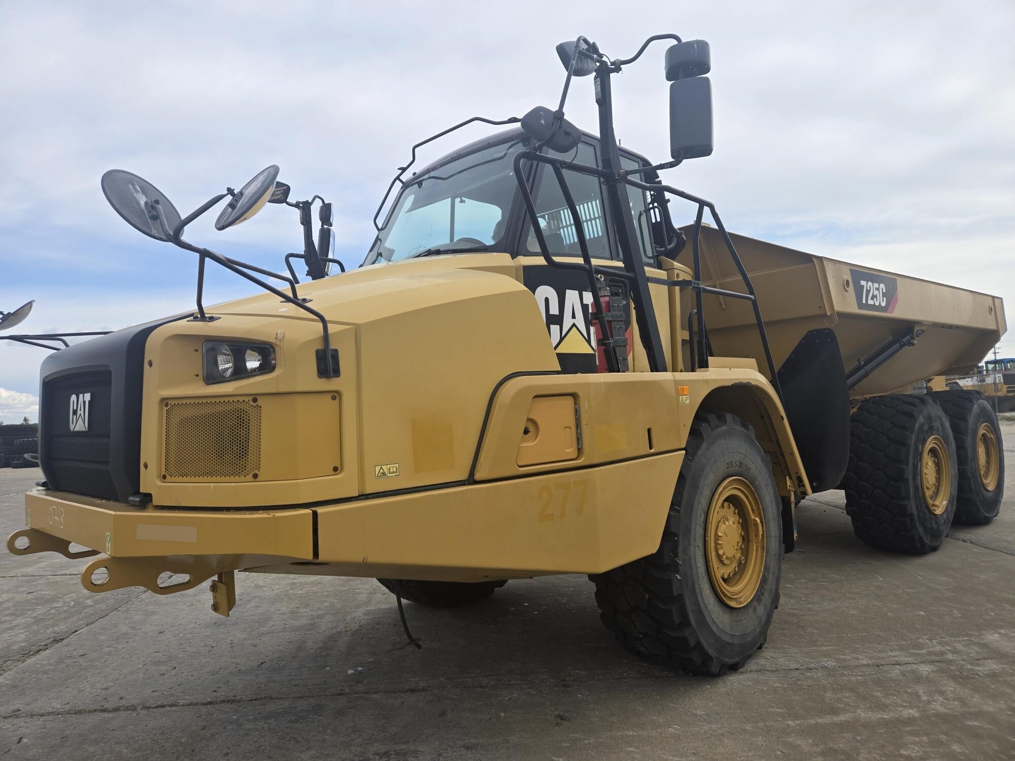 2015 CATERPILLAR 725C in Lees Summit, MO