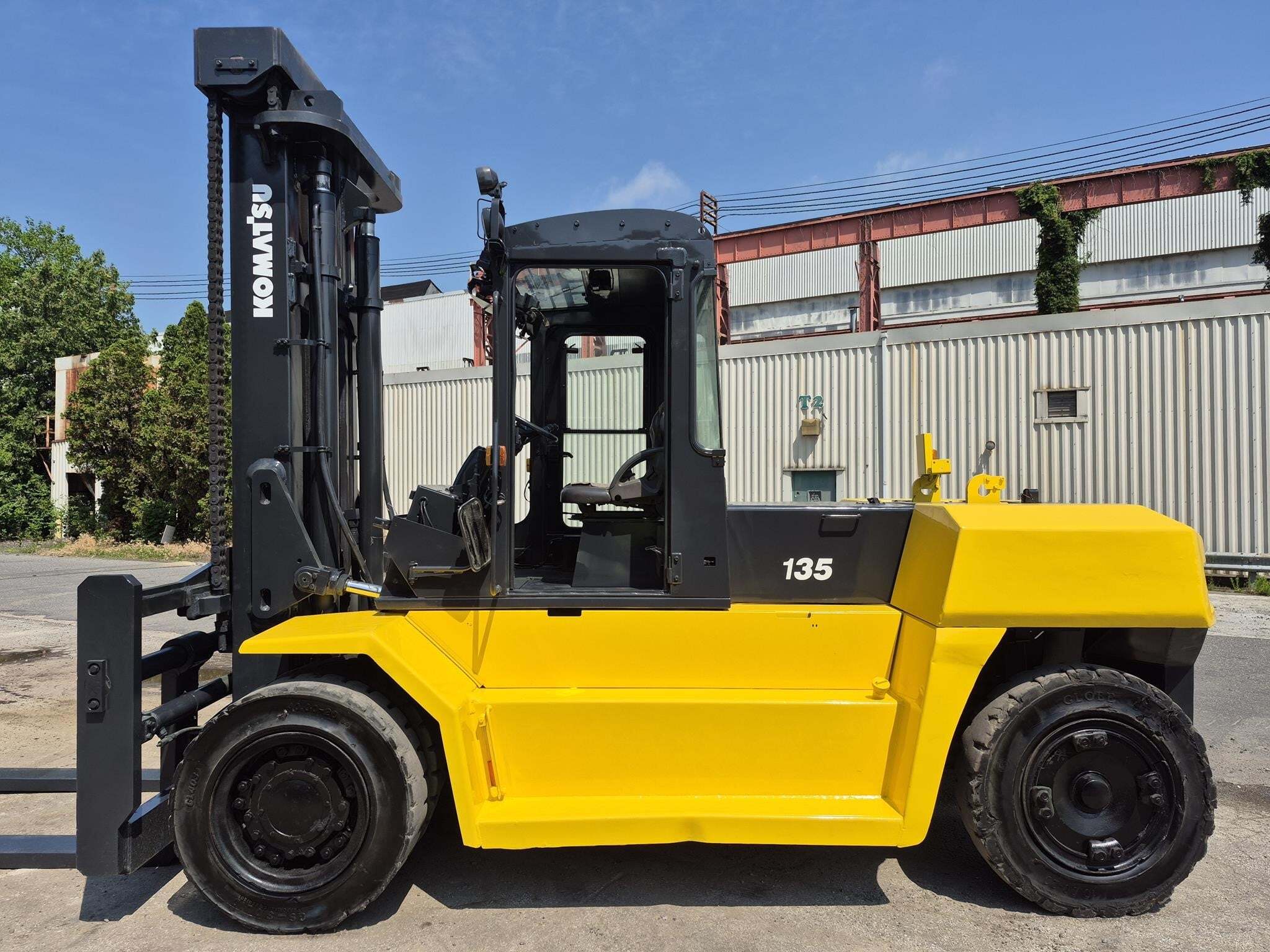 KOMATSU FD135T-7 in Essington, PA