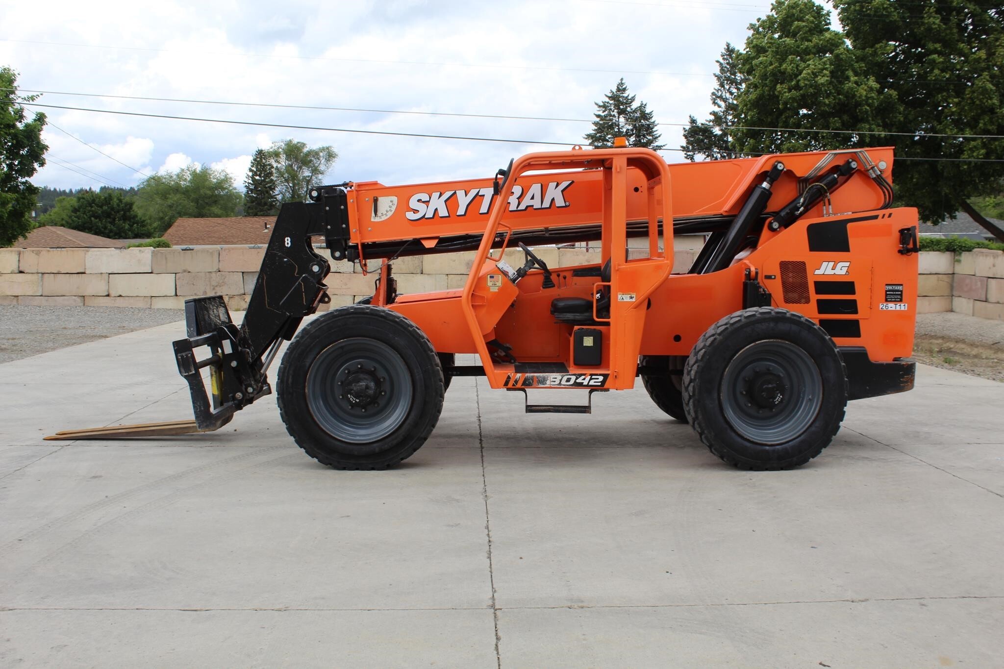 2017 SKY TRAK 8042 in Spokane, WA