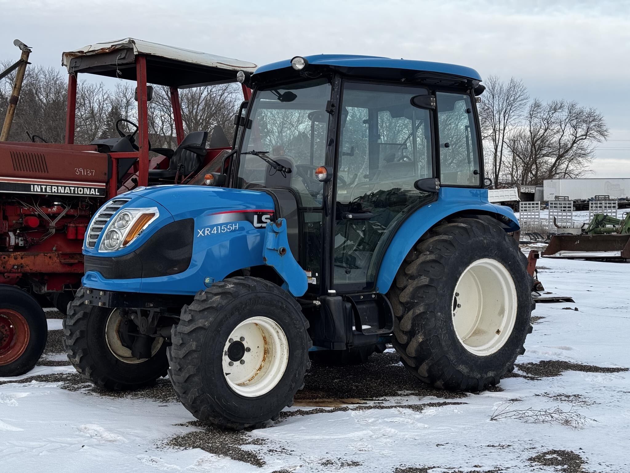 LS XR4155H in Pecatonica, IL