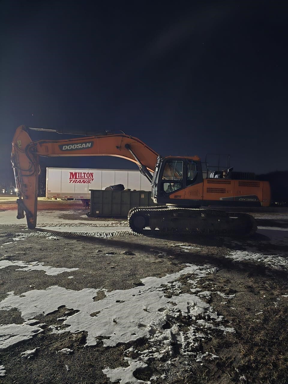 2020 DOOSAN DX350 LC-5 in Keyport, NJ