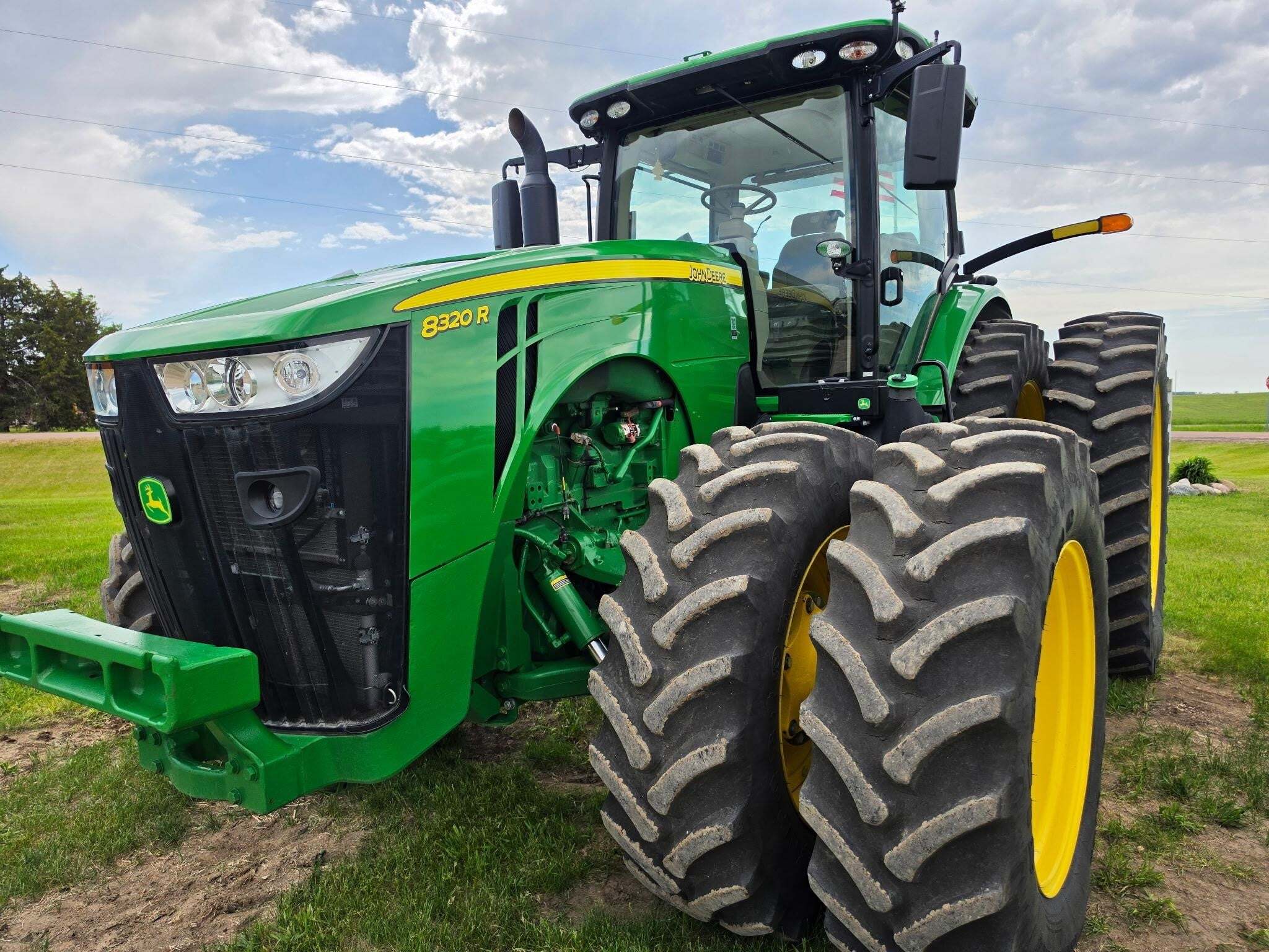 2018 JOHN DEERE 8320R in Wessington Springs, SD