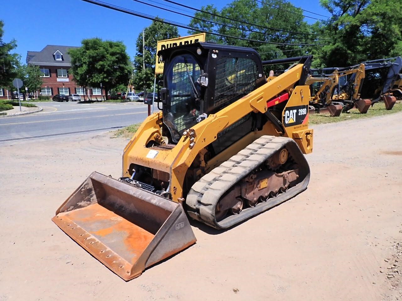 2015 CATERPILLAR 289D in South Plainfield, NJ