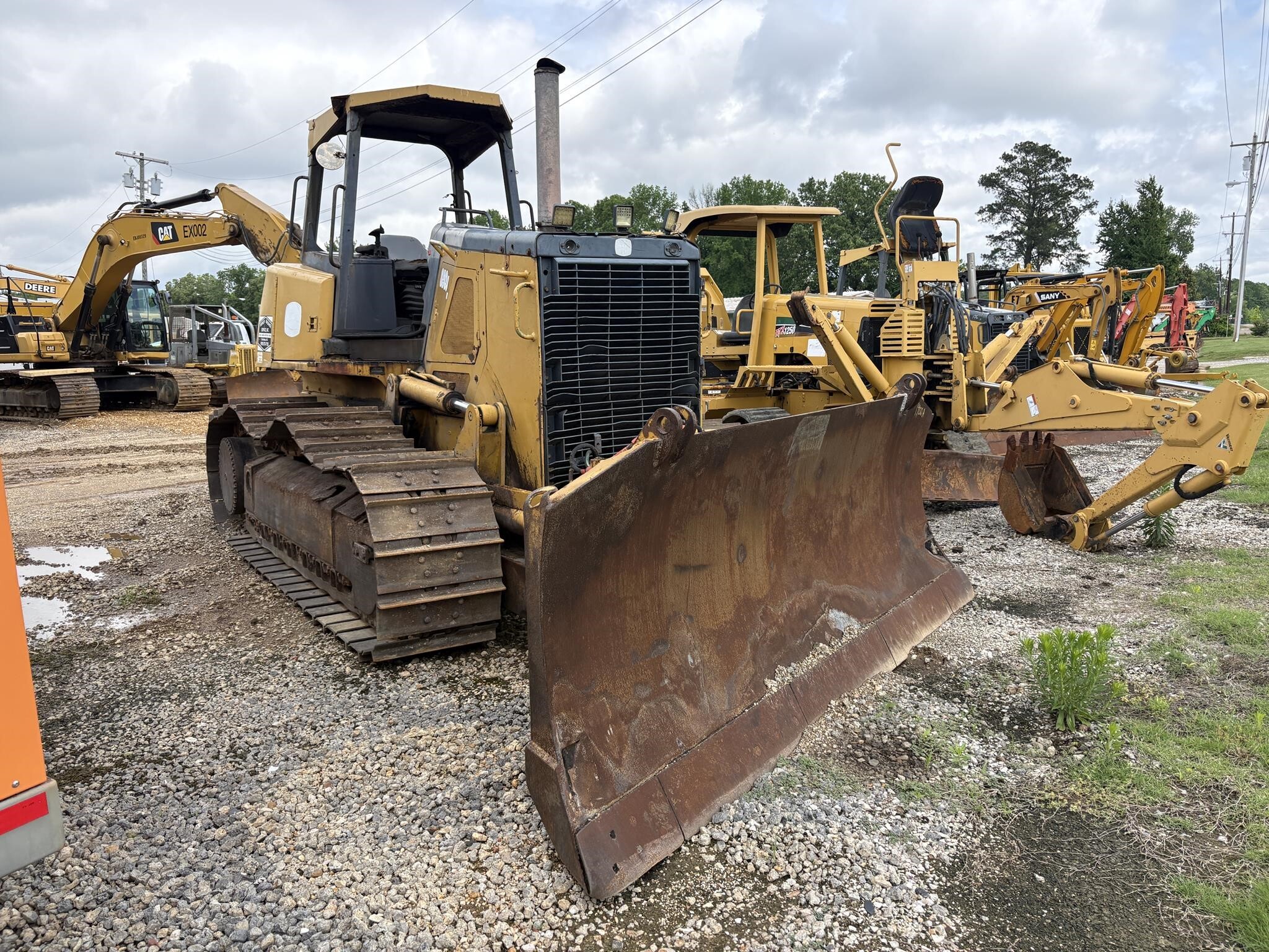 2005 DEERE 850J in Jackson, TN