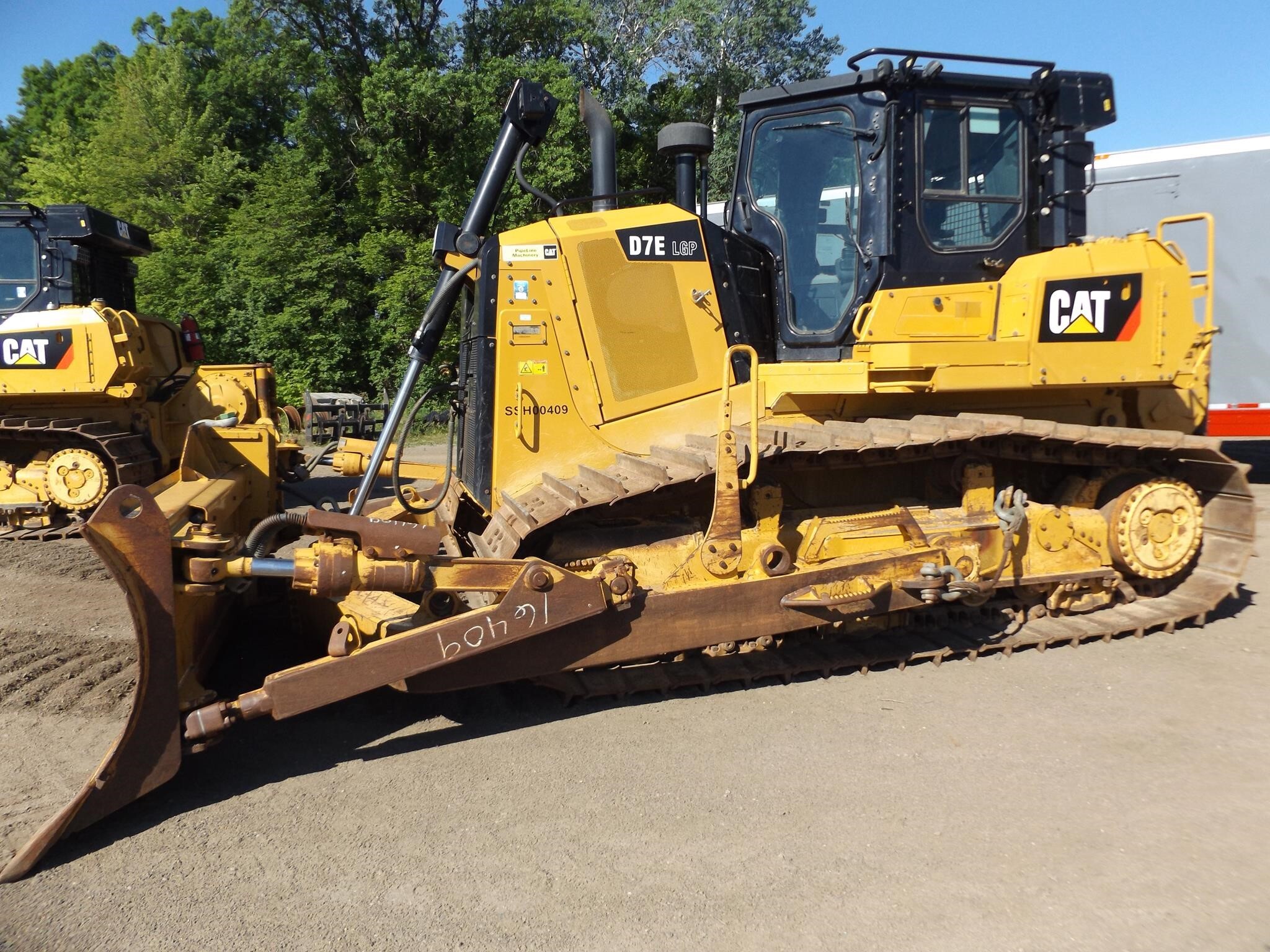 2017 CATERPILLAR D7E LGP in Harris, MN