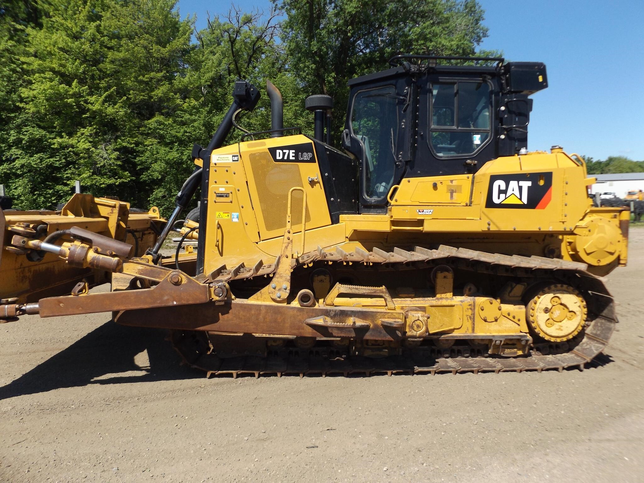 2017 CATERPILLAR D7E LGP in Harris, MN