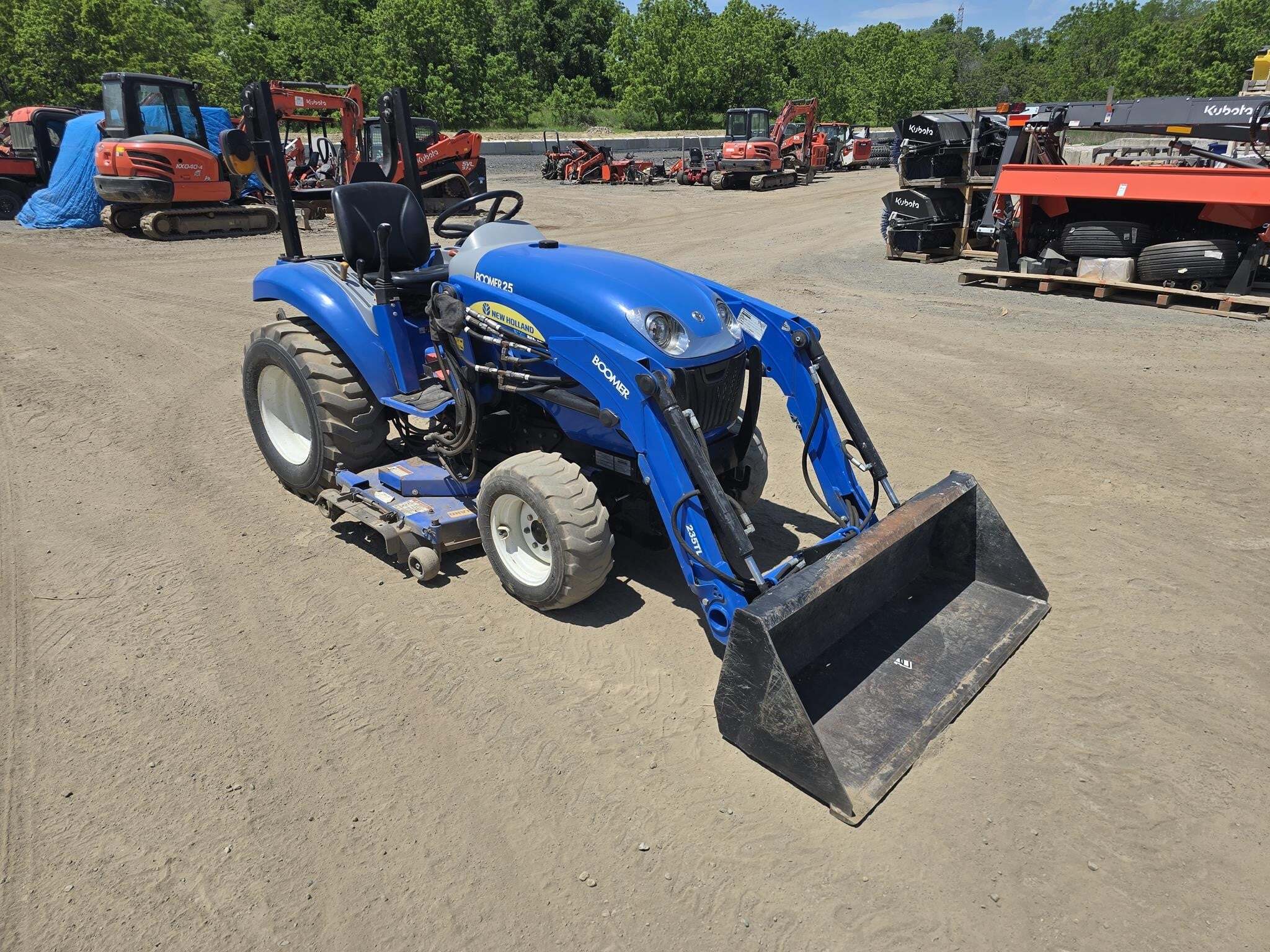 2012 NEW HOLLAND BOOMER 25 in Middletown, NY