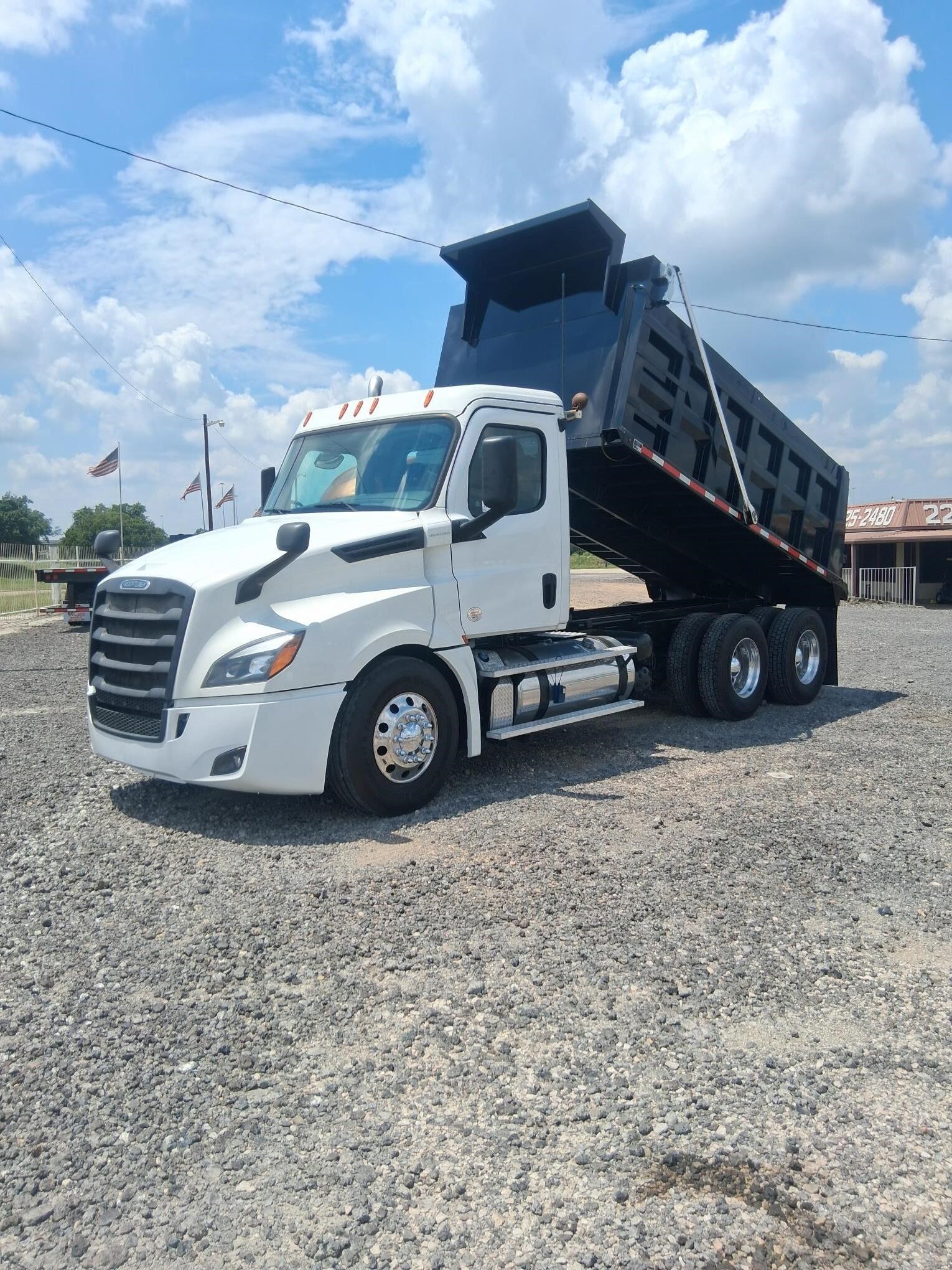 2019 FREIGHTLINER CASCADIA 126 in Hutchins, TX
