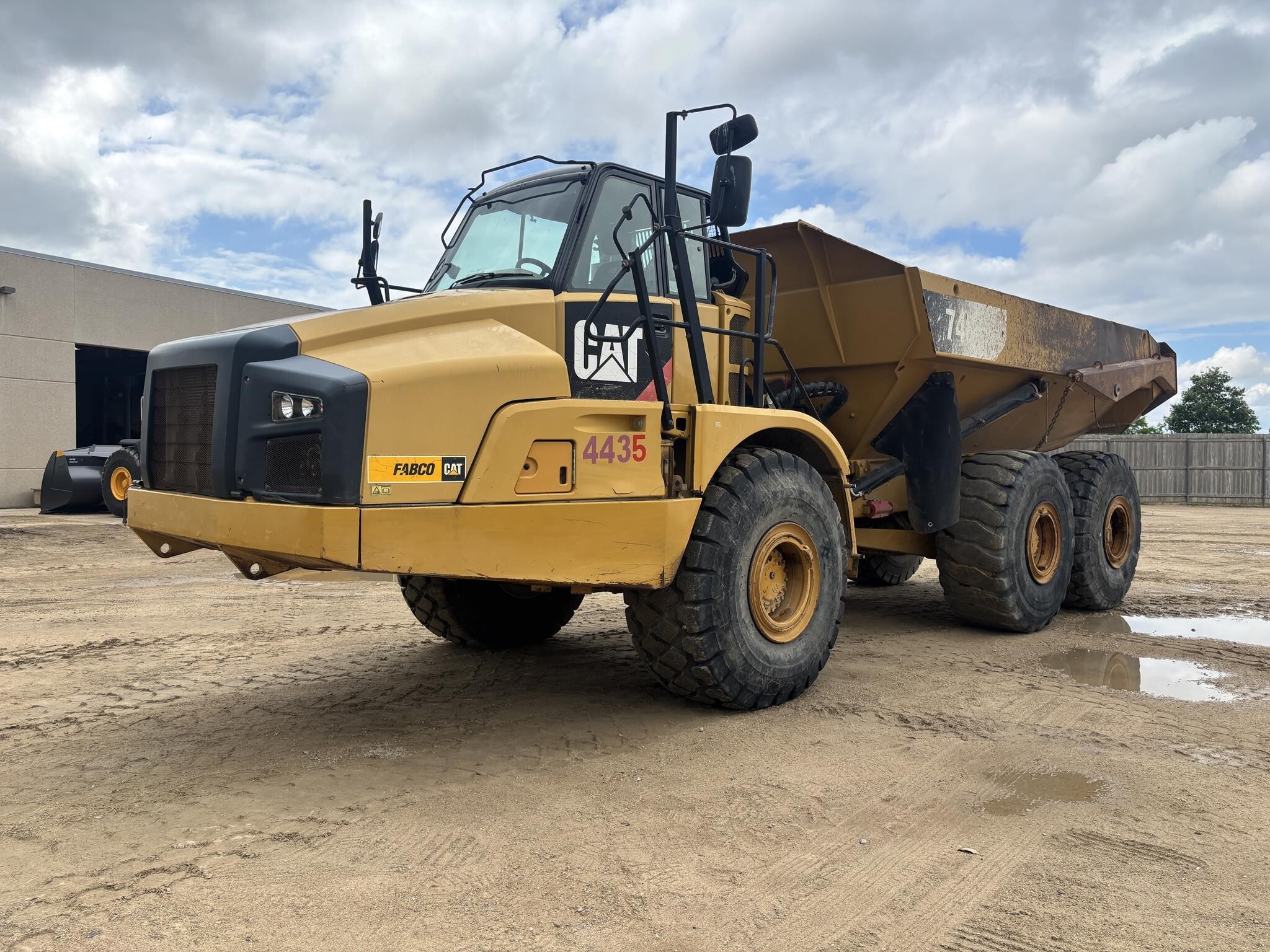 2014 CATERPILLAR 740B in Butler, WI