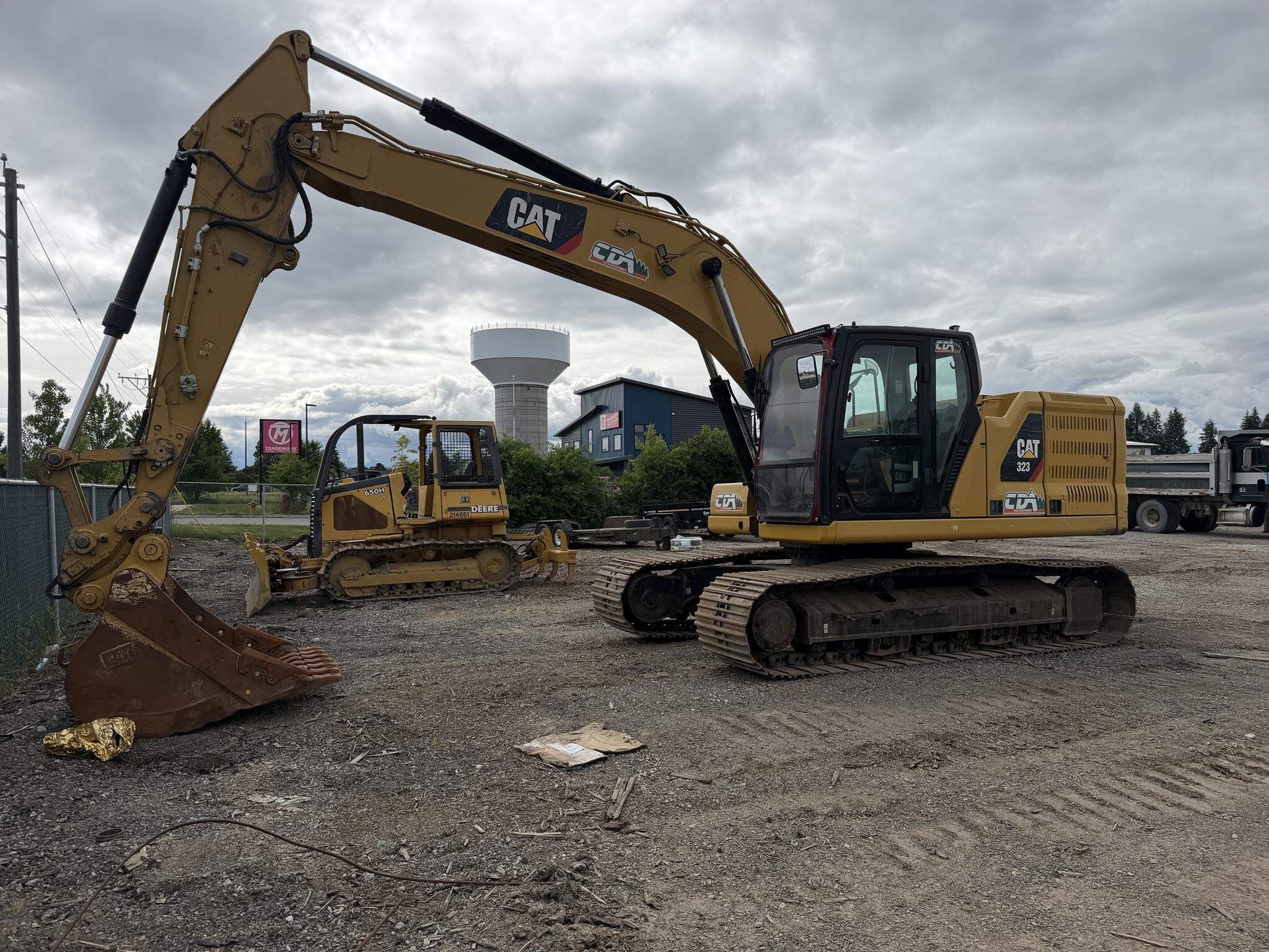 2018 CATERPILLAR 323 in Hayden, ID