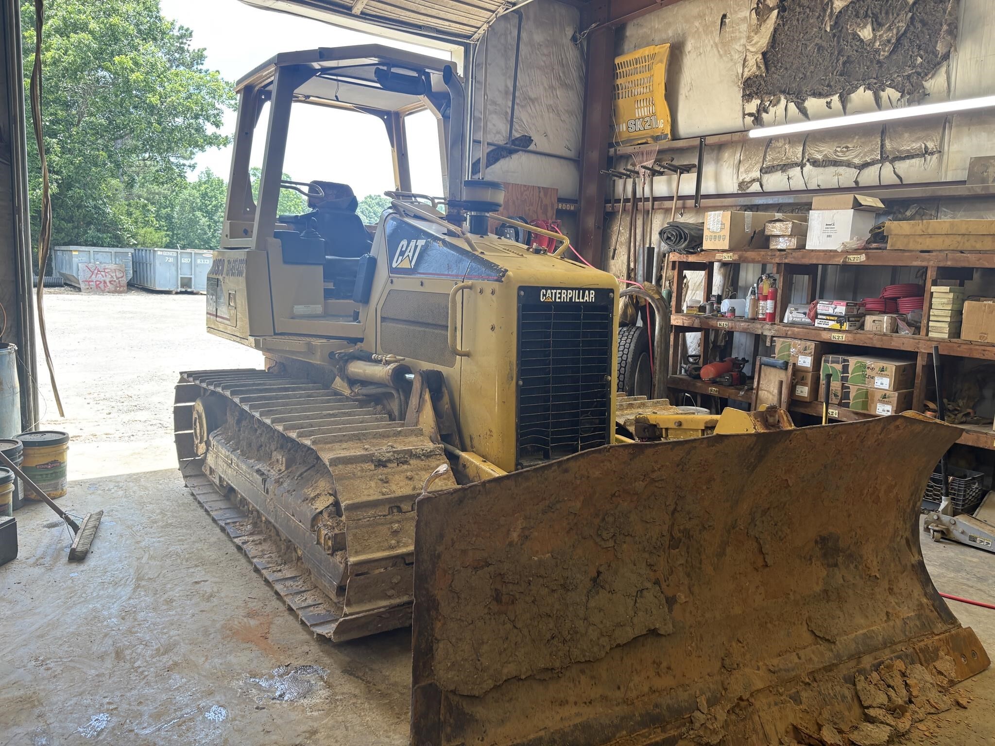 2005 CATERPILLAR D5G XL in Jackson, TN