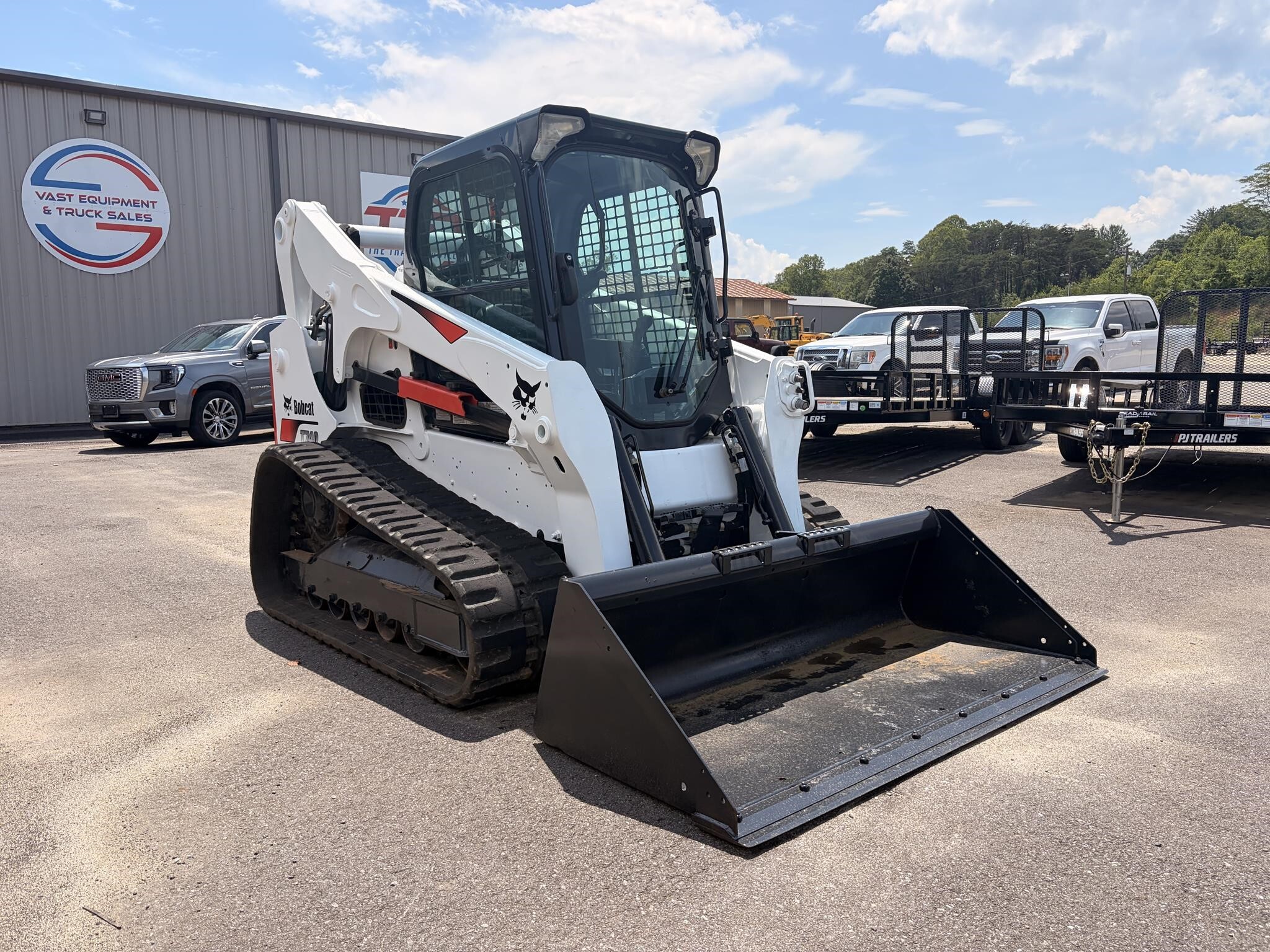 2019 BOBCAT T740 in Mount Airy, NC