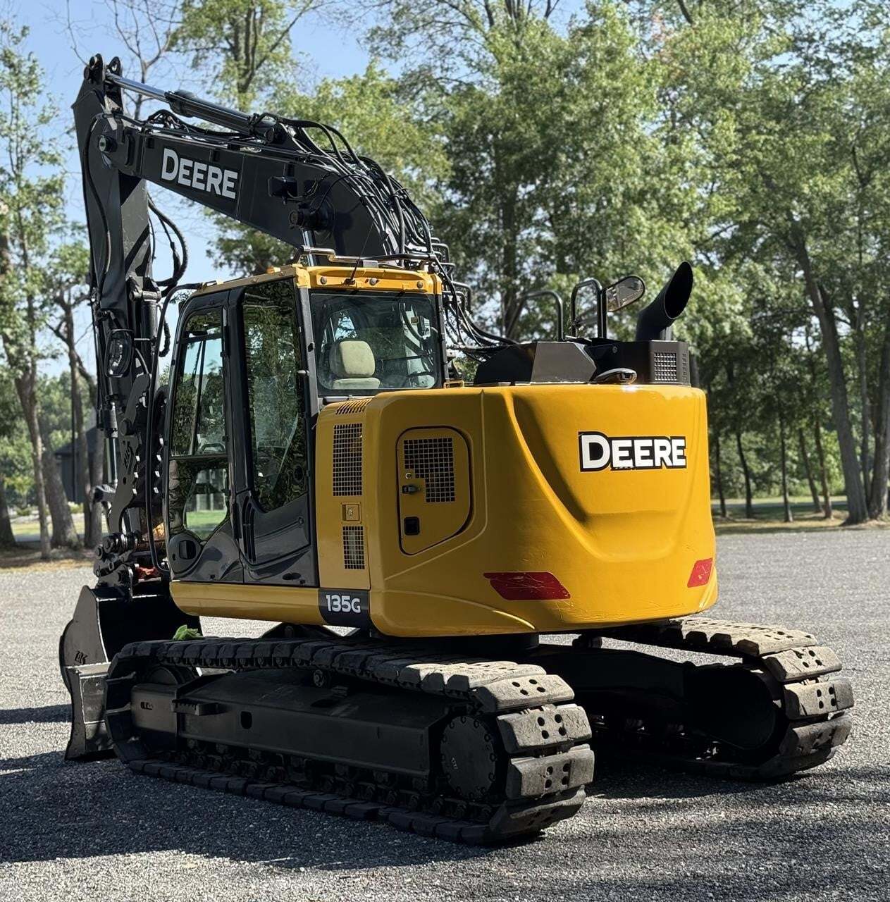 2020 DEERE 135G in Dover, DE