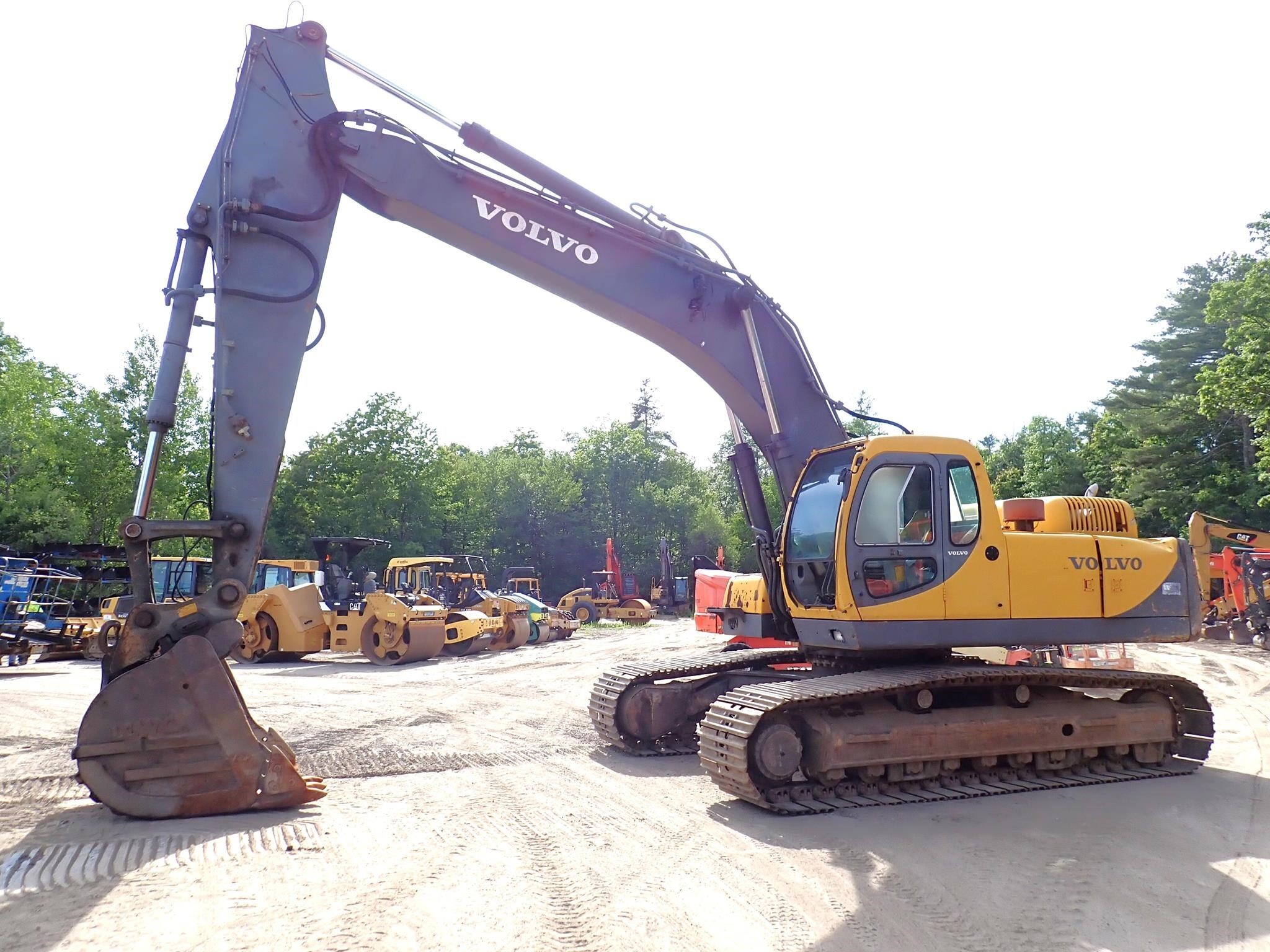 2001 VOLVO EC360 LC in Phillipston, MA