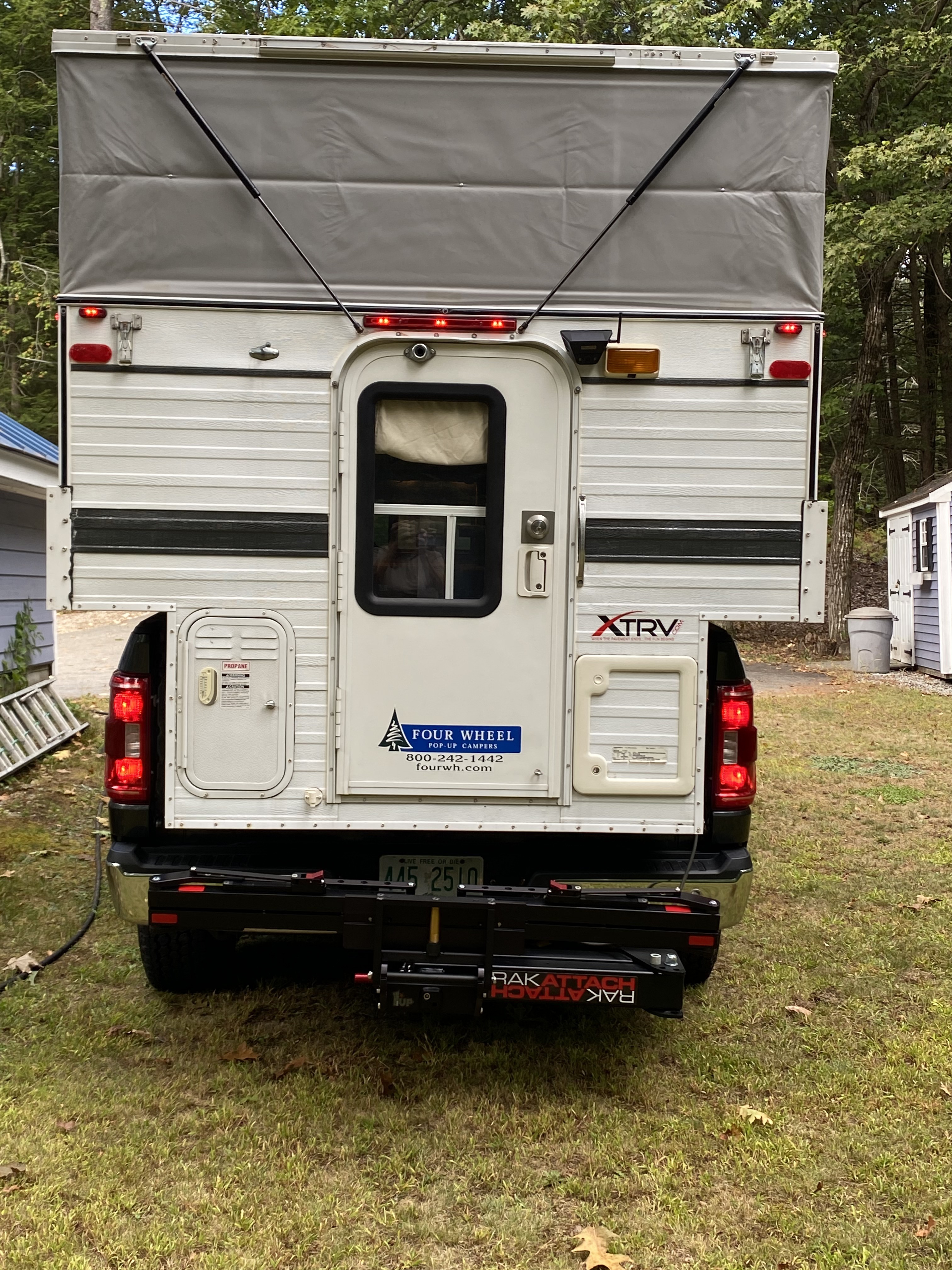 2011 Four Wheel Campers KEYSTONE in bow NH