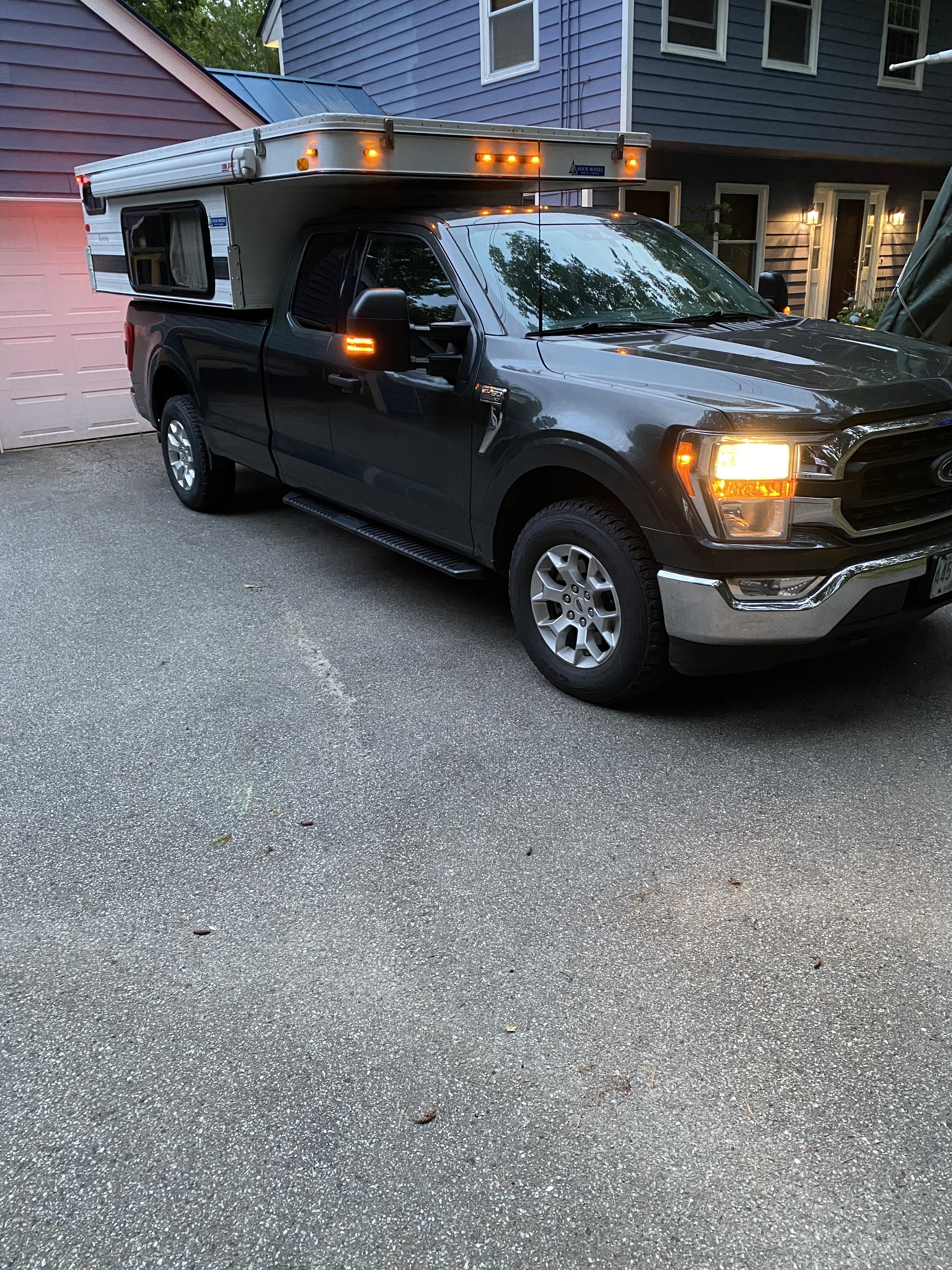 2011 Four Wheel Campers KEYSTONE in bow NH
