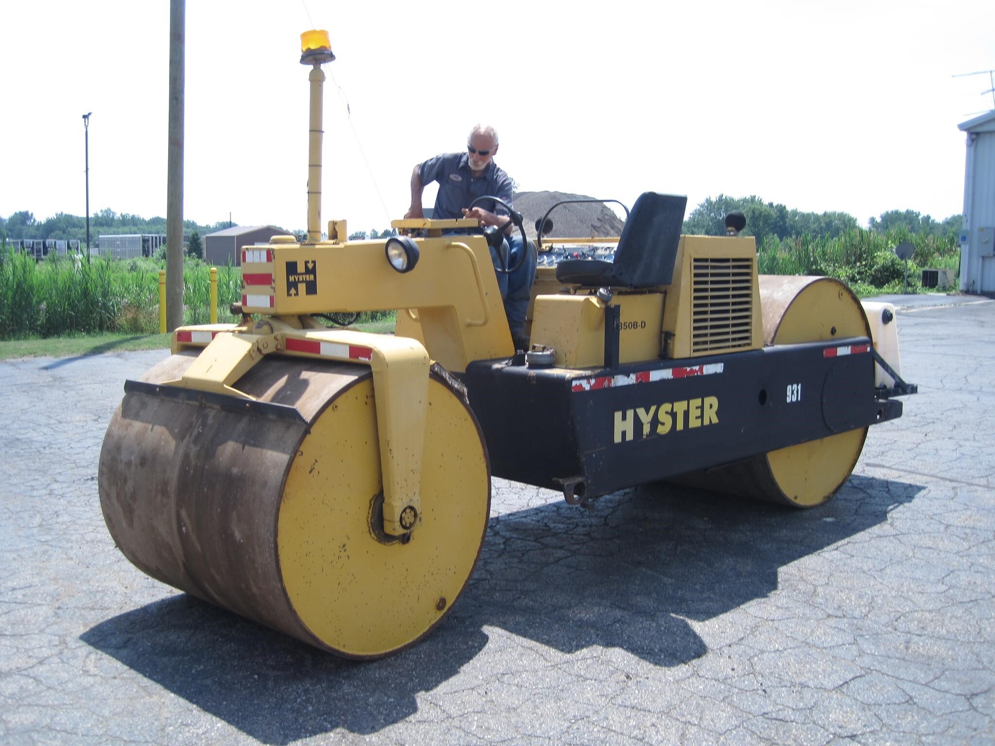 1982 HYSTER C350BD in Holland, MI