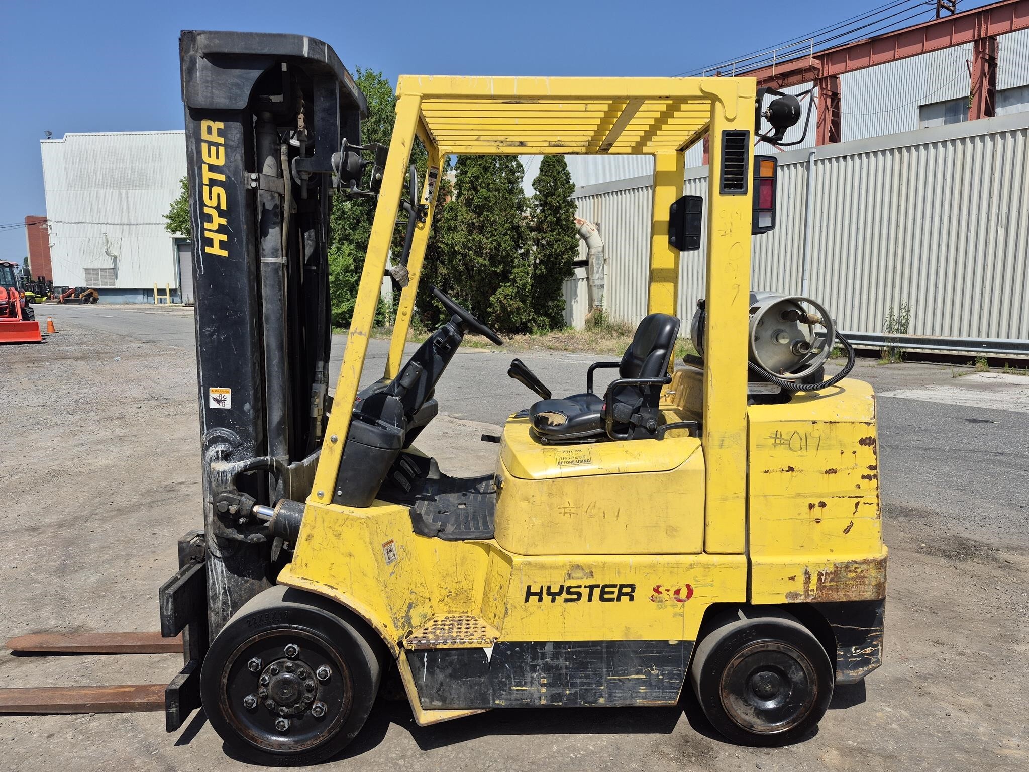 2004 HYSTER S80XM in Essington, PA