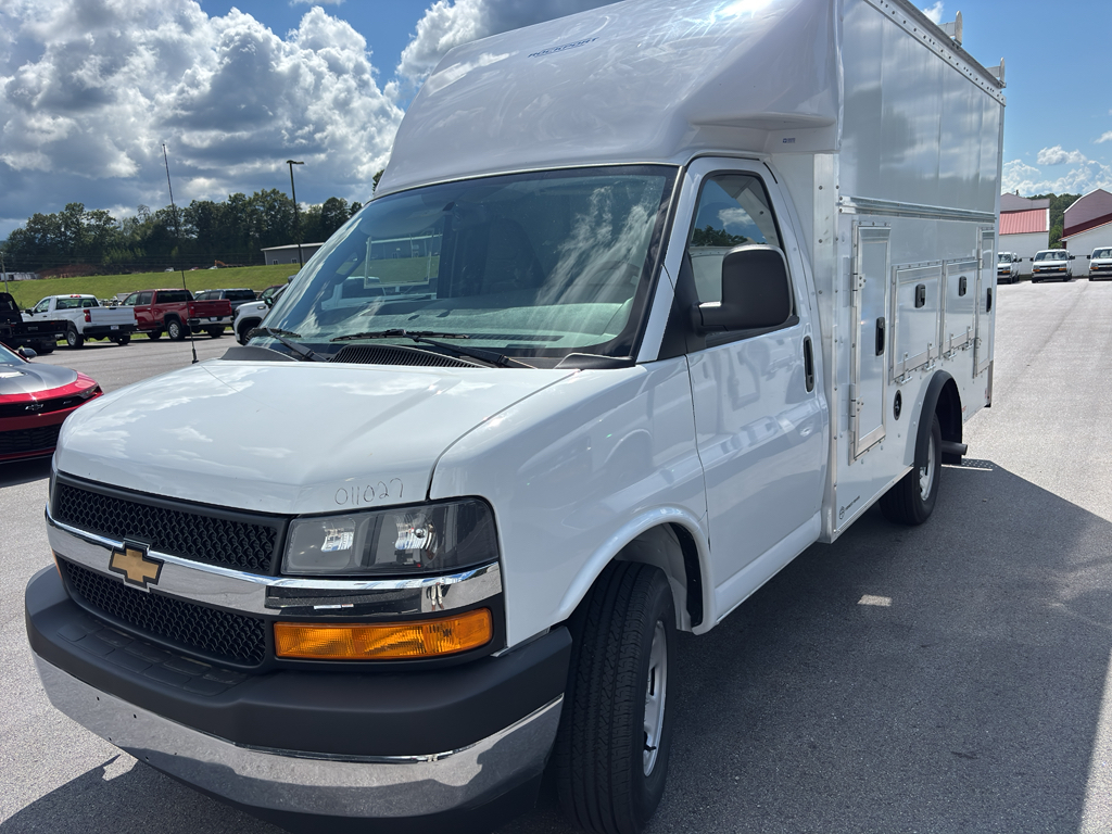 2025 CHEVROLET Express 3500 in Blairsville, GA