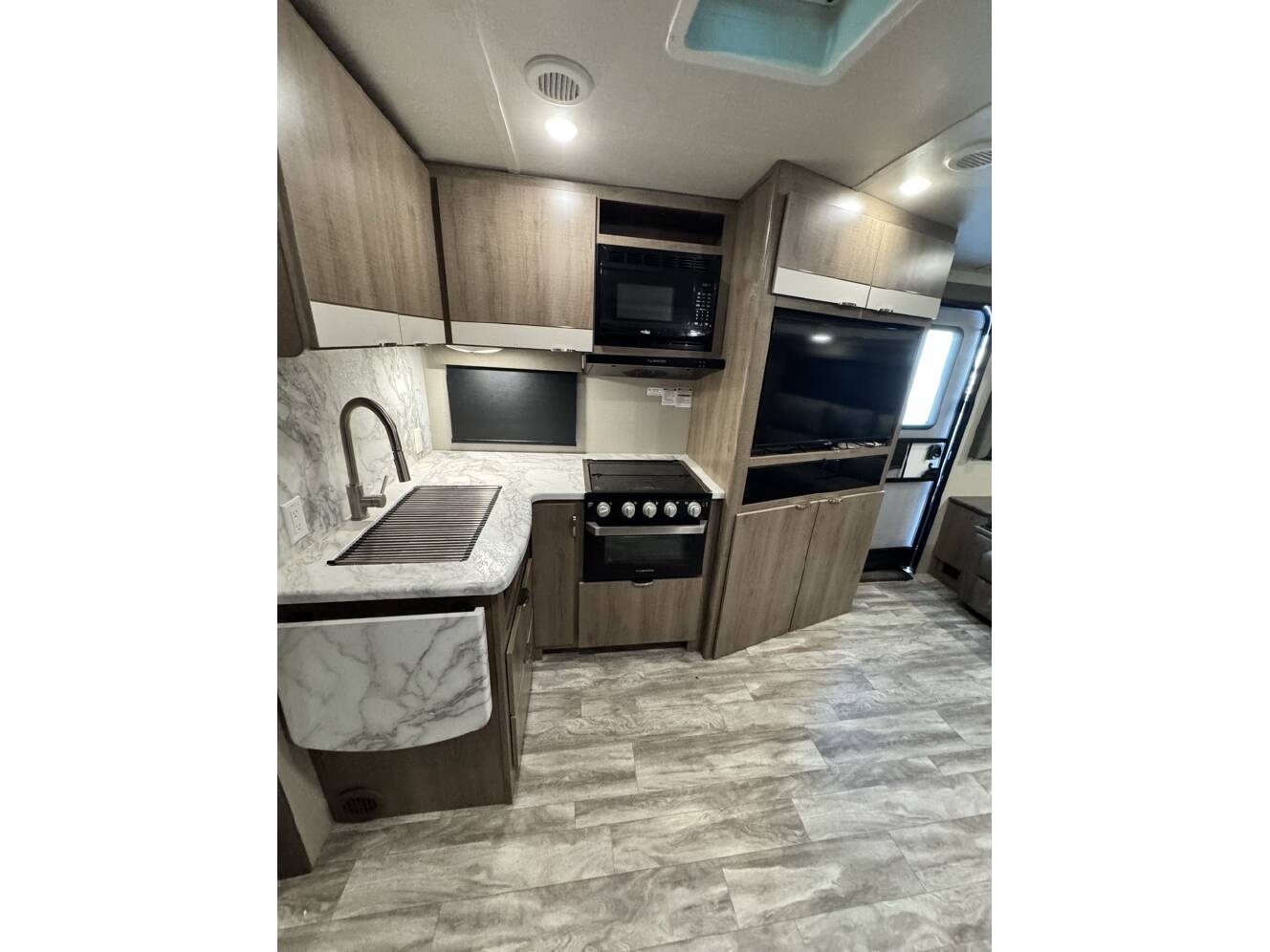 A photo of this 2021 Grand Design IMAGINE 2500RL