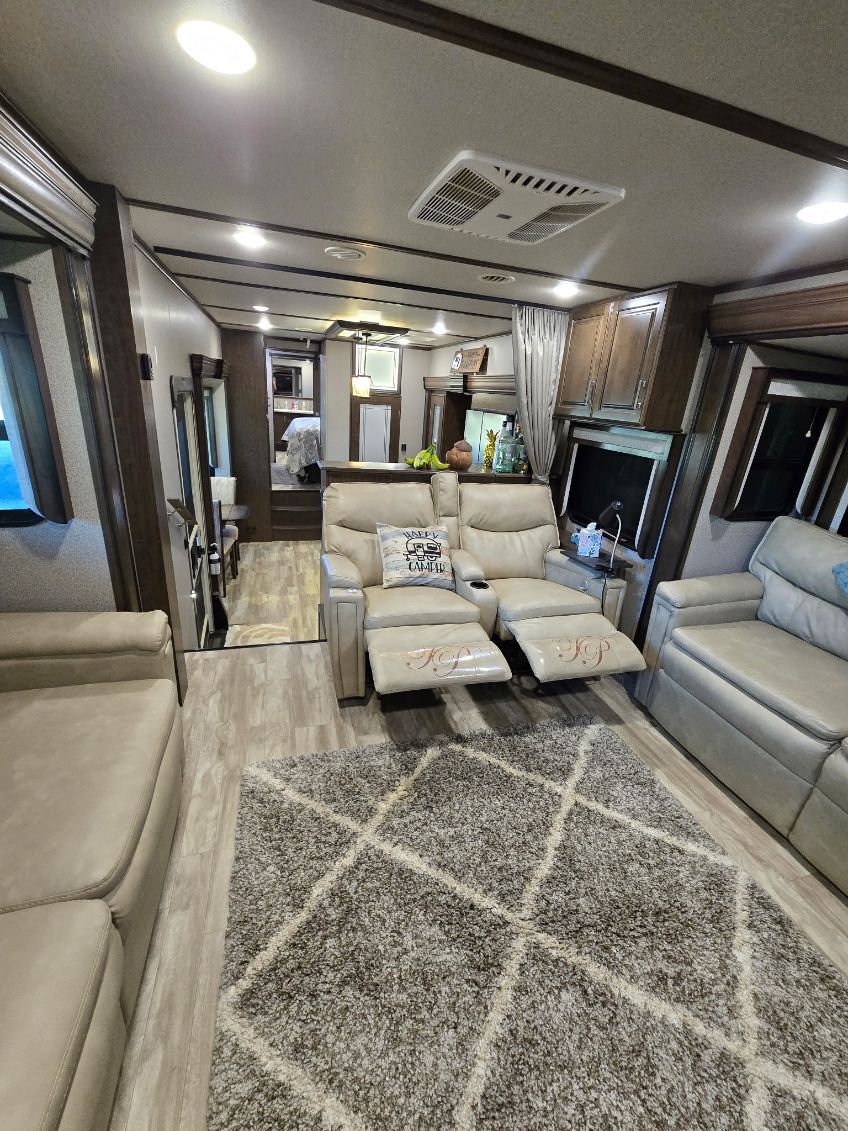 2020 Grand Design SOLITUDE 380FL RV