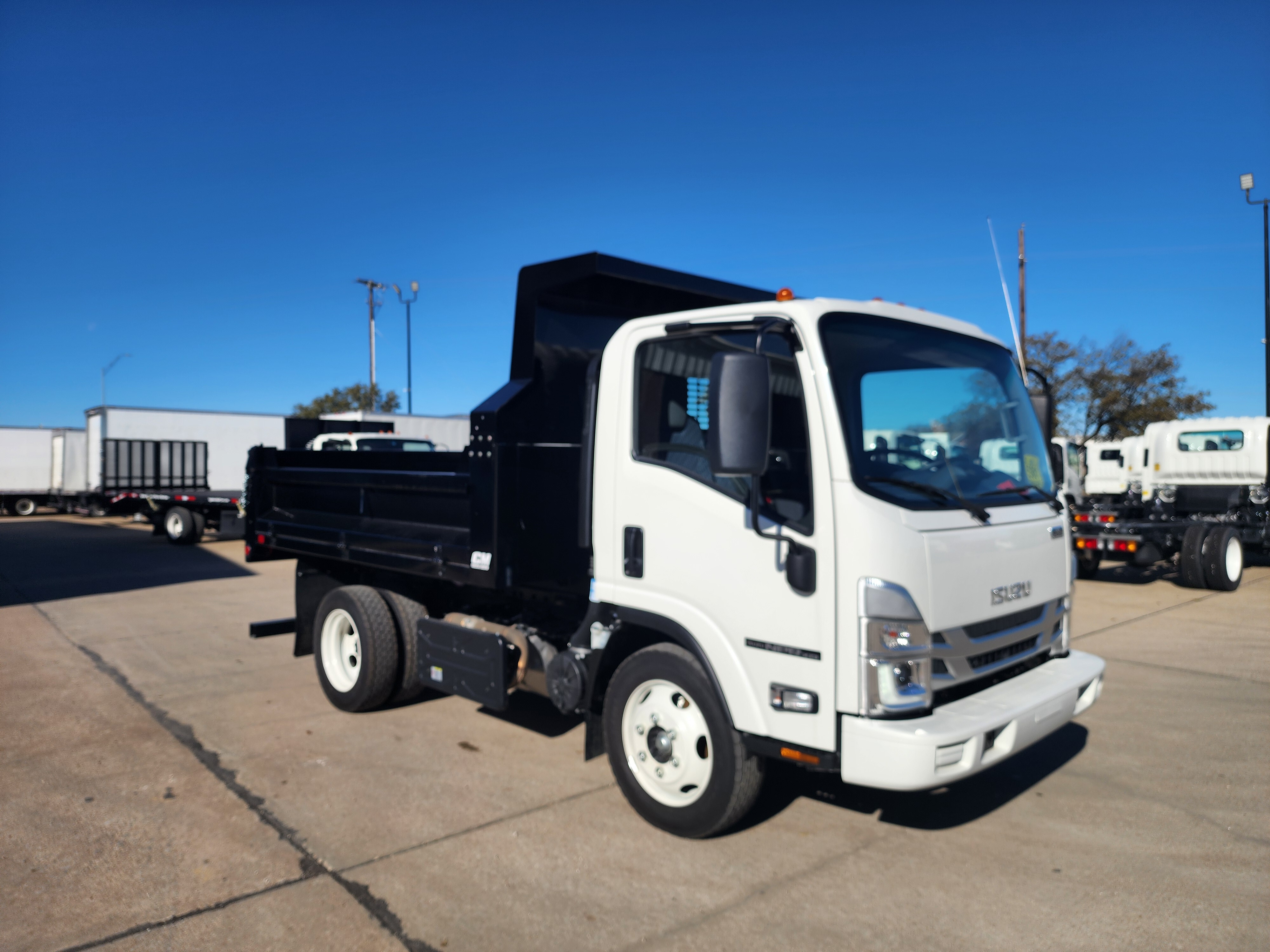 2024 ISUZU NPR-XD DIESEL 10' CM DUMP in Rockwall, TX