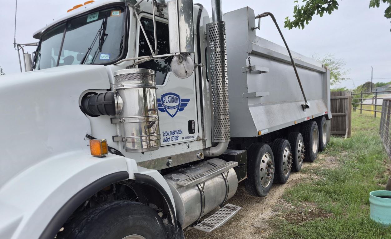 2016 KENWORTH T800 in San Antonio, TX