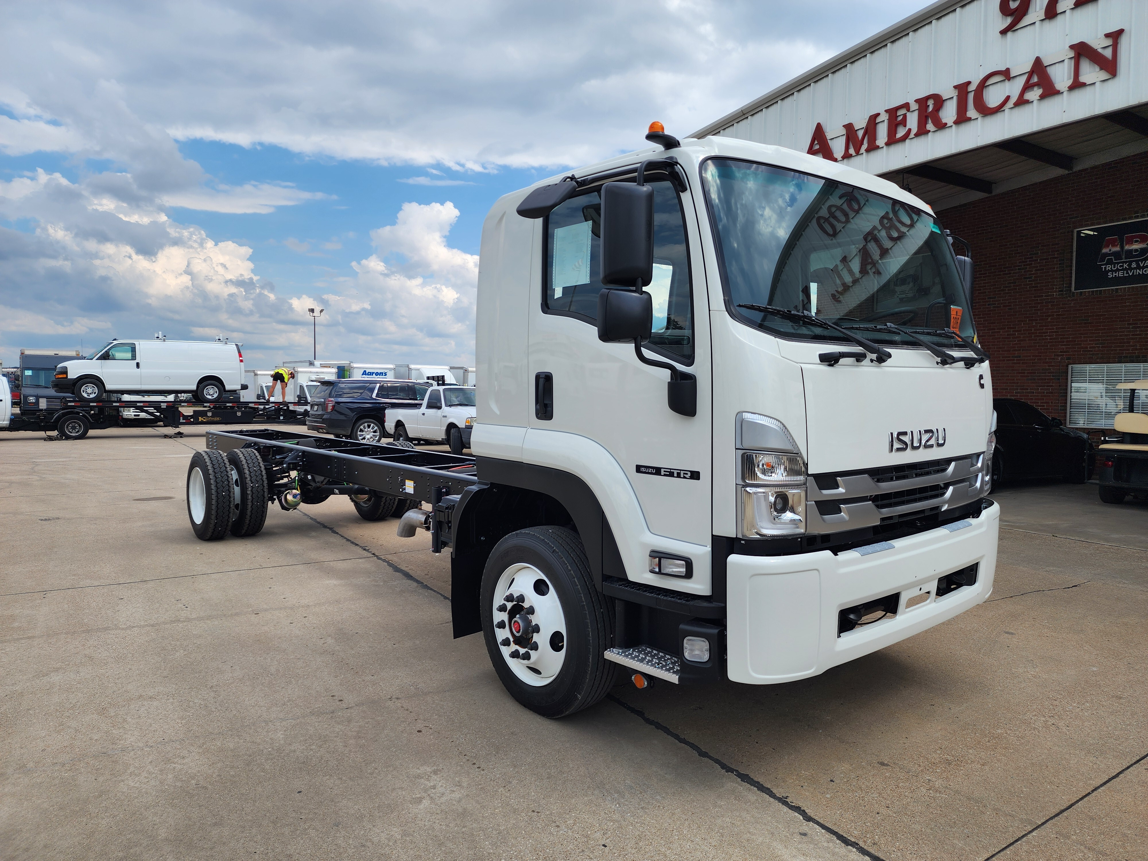 2025 ISUZU FTR 224" WB in Rockwall, TX