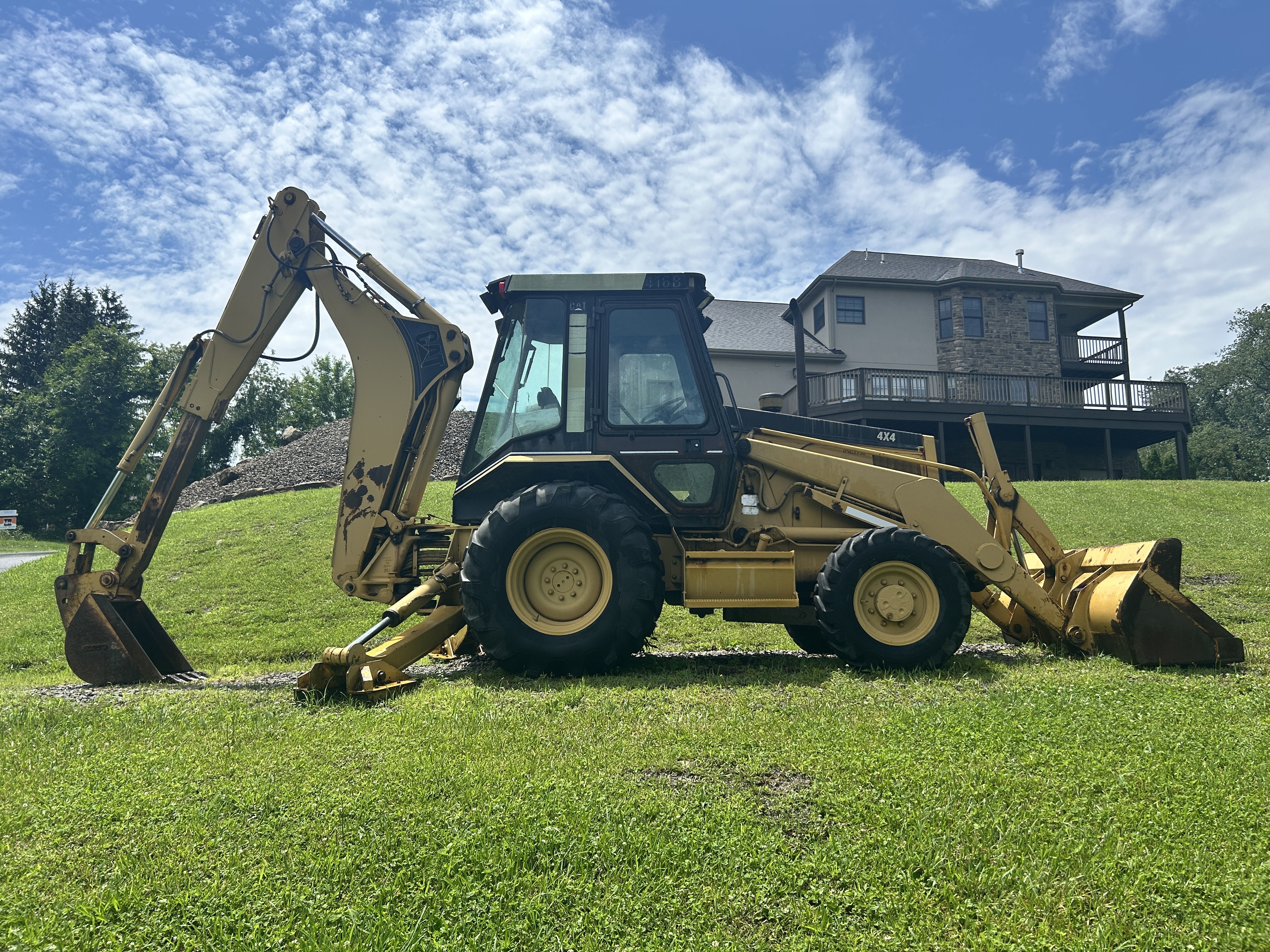 1993 CATERPILLAR 416B in Uniontown, PA