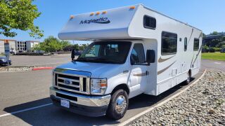 2022 THOR MOTOR COACH FOUR WINDS 28A