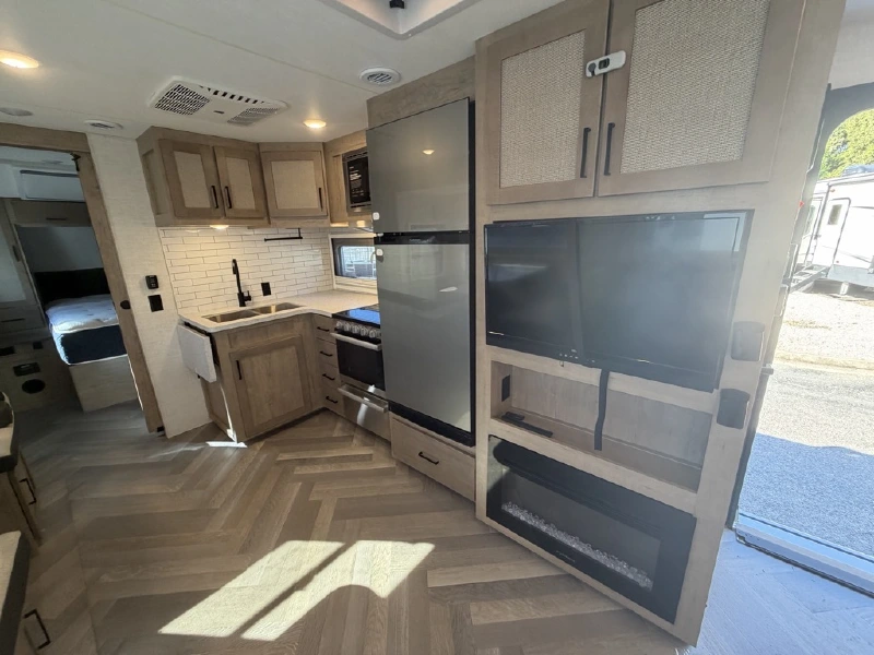 2024 EMBER RV TOURING EDITION 28BH