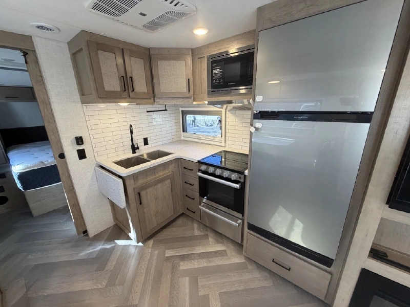2024 EMBER RV TOURING EDITION 28BH