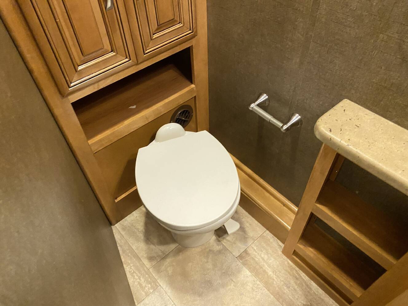A photo of this 2017 Thor Motor Coach CHALLENGER 37LX