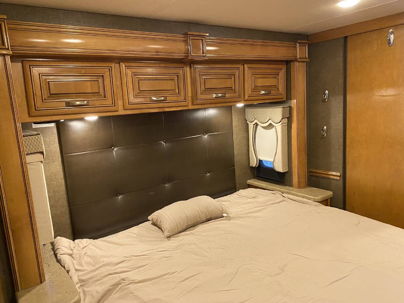 A photo of this 2017 Thor Motor Coach CHALLENGER 37LX