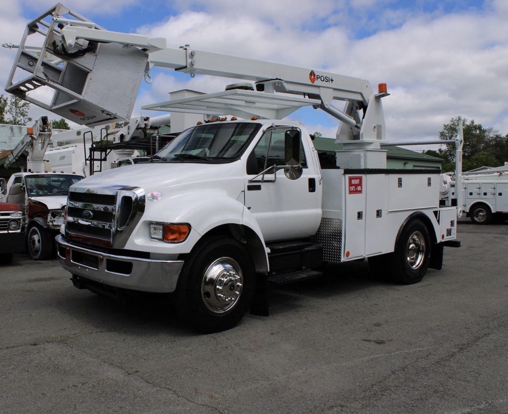 2013 FORD F650 SD DIESEL STRAIGHT FRAME in Carbondale, PA