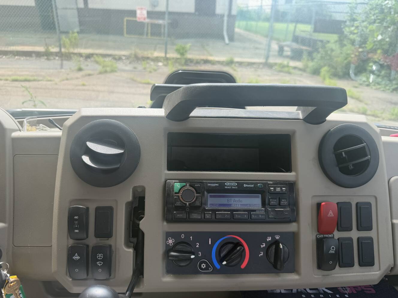 A photo of this 2023 John Deere GATOR XUV835R BASE