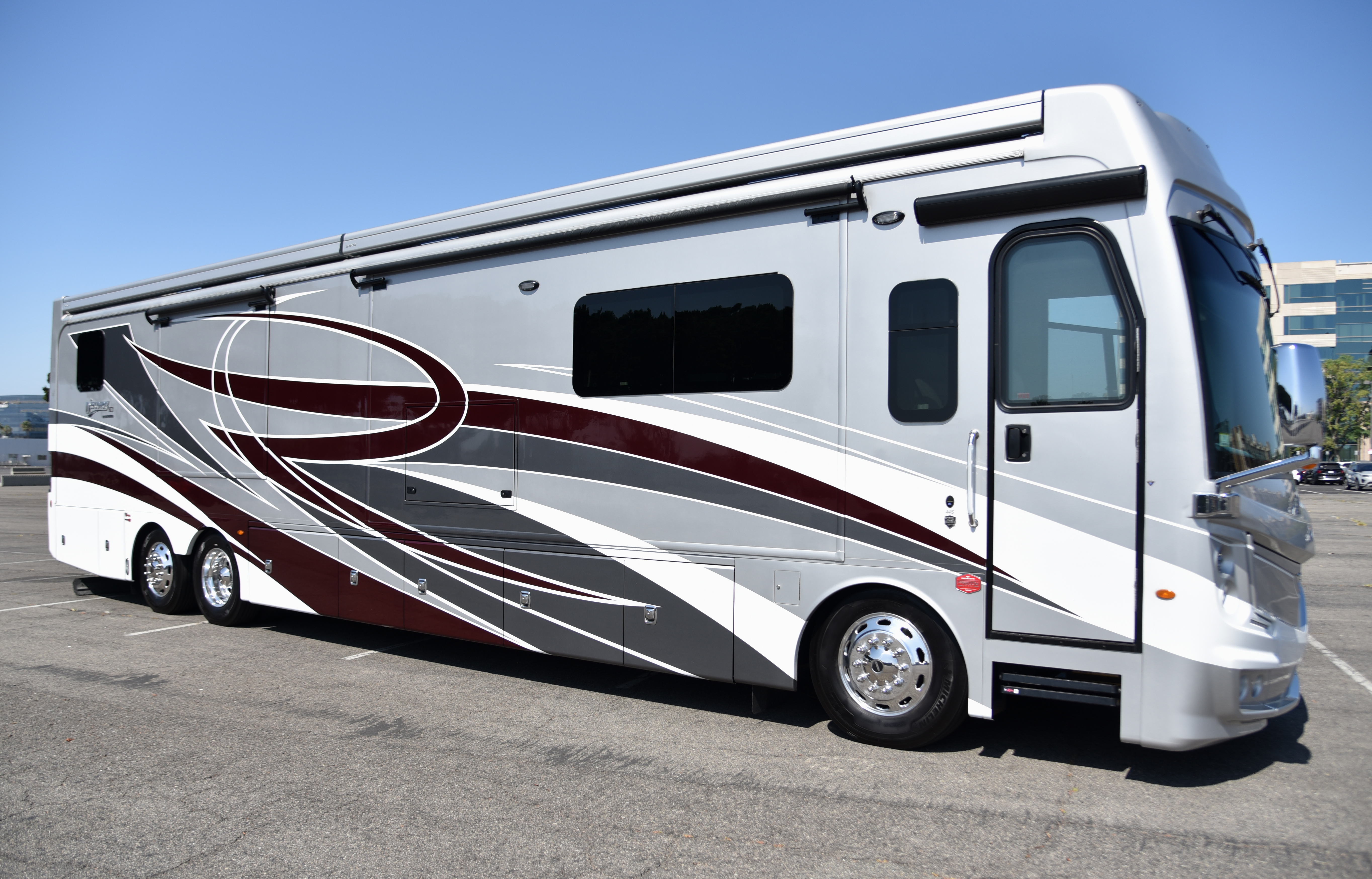 2021 Fleetwood DISCOVERY LXE 44S RV